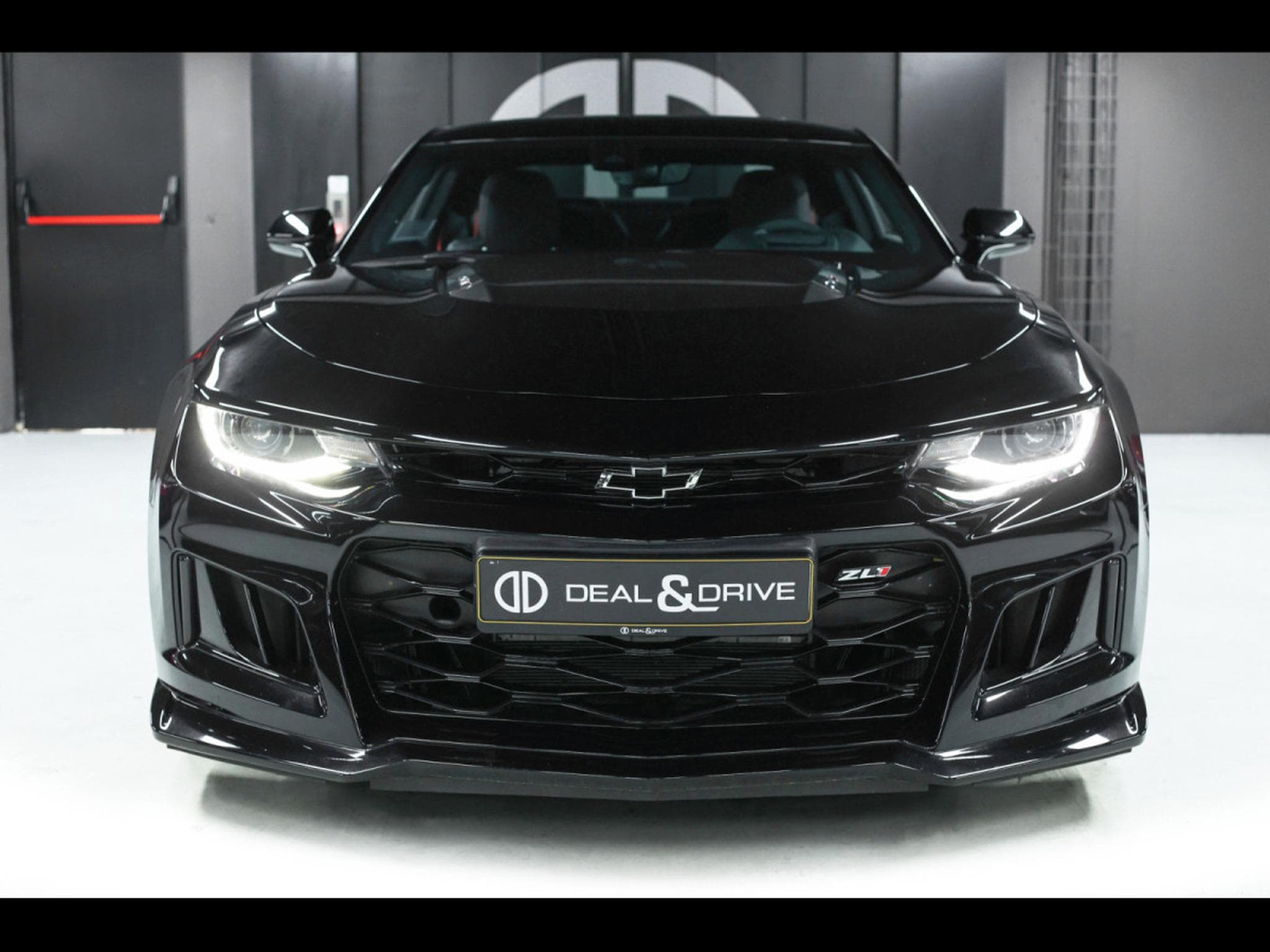 Chevrolet Camaro ZL1°MANUAL 6°PANO°RECARO°KEYLESS°BOSE°KAM°HUD (2020) - Foto 5