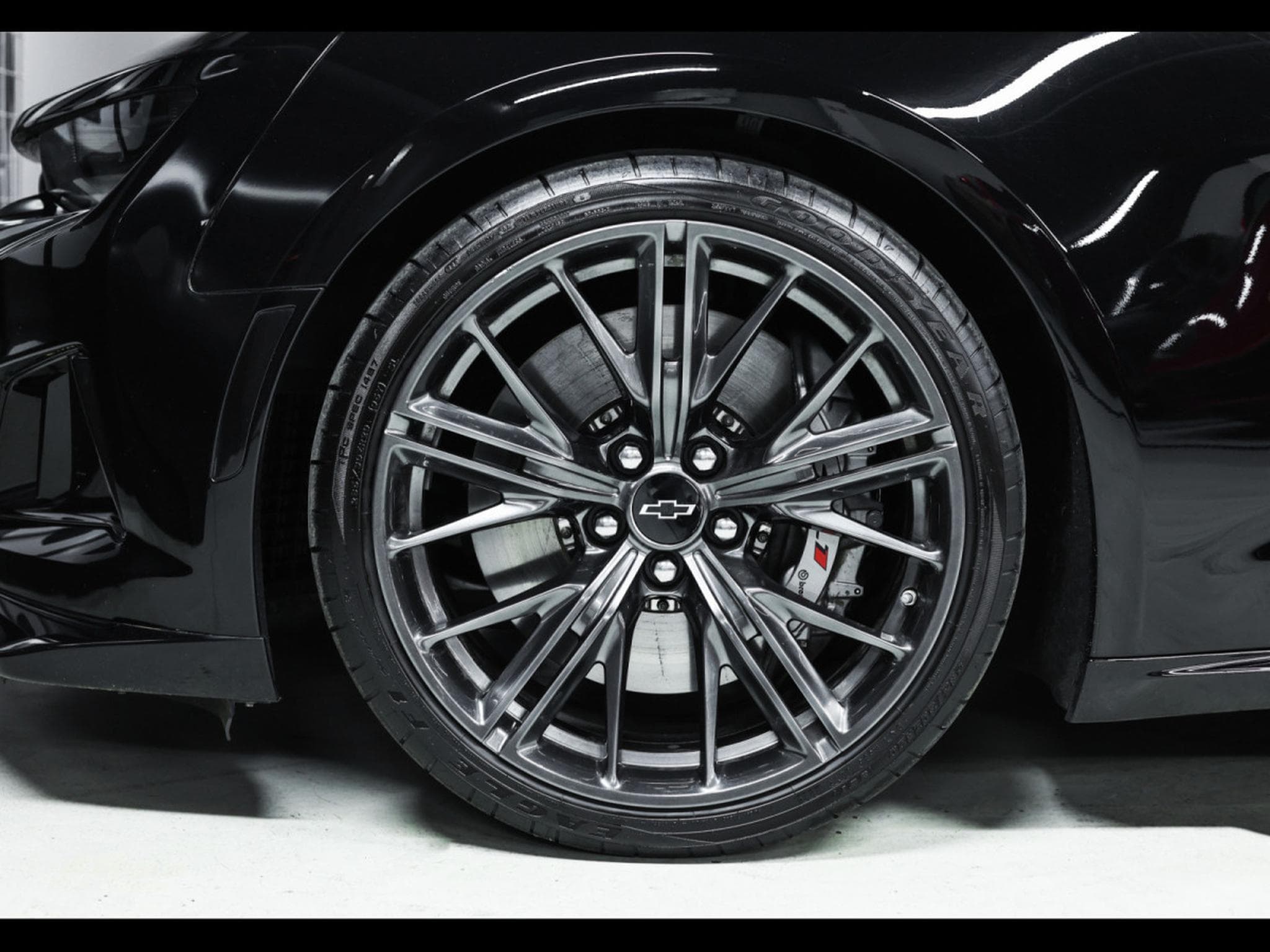 Chevrolet Camaro ZL1°MANUAL 6°PANO°RECARO°KEYLESS°BOSE°KAM°HUD (2020) - Foto 8