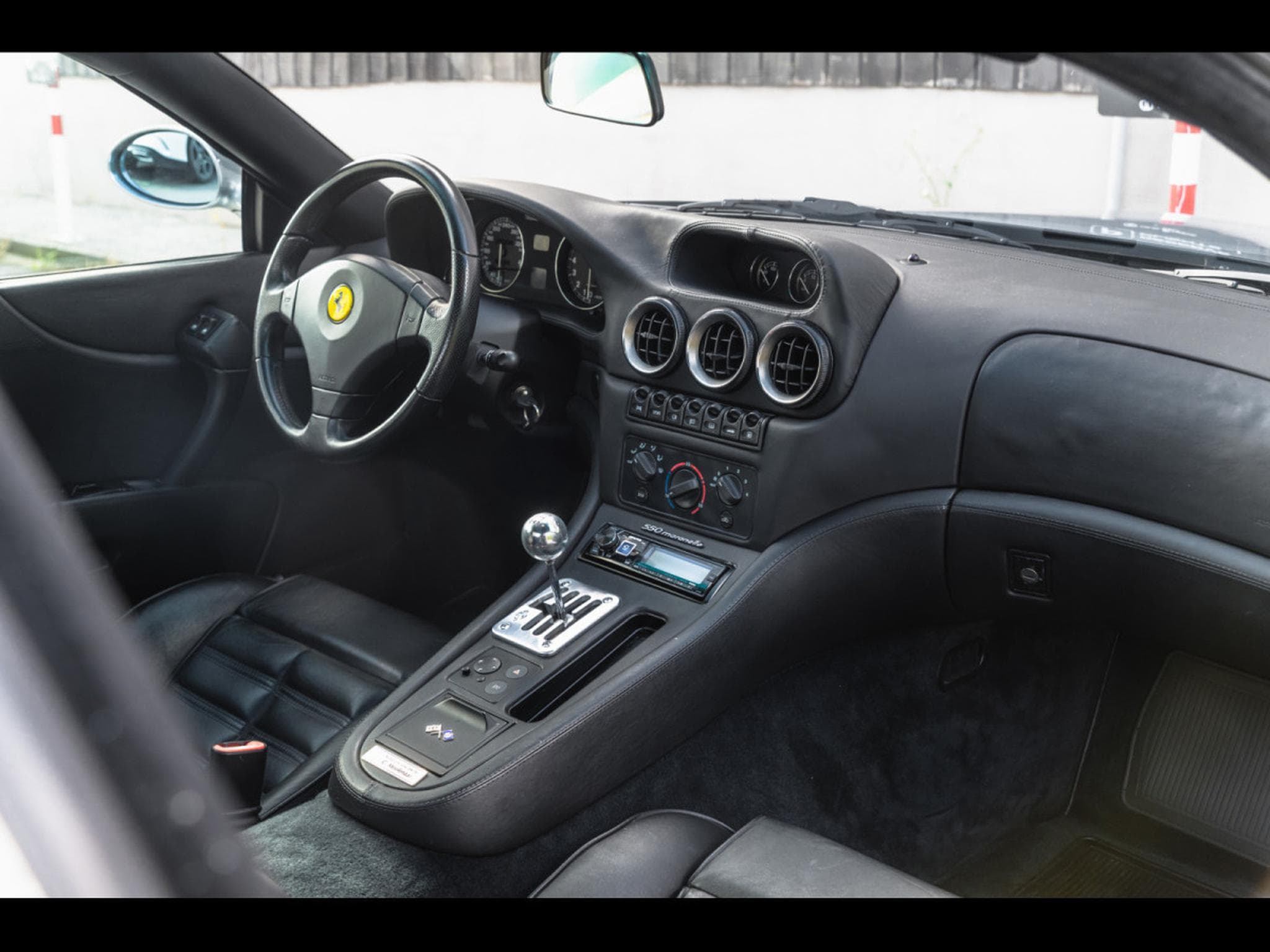 Ferrari 550 MARANELLO 5.5 V12 485 - MANUAL 6 - GRIGIO TITANIO (1998) - Photo 14