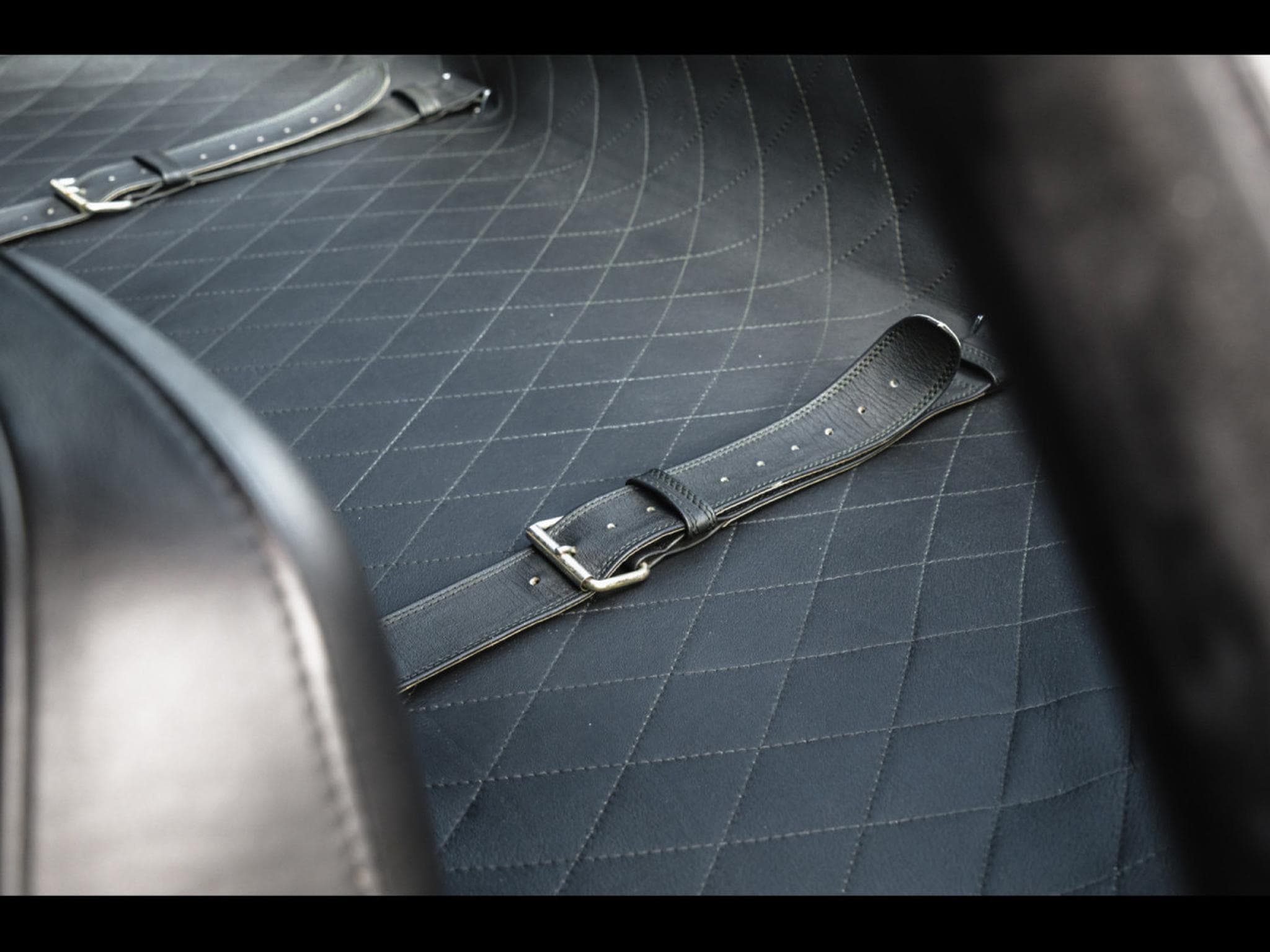 Ferrari 550 MARANELLO 5.5 V12 485 - MANUAL 6 - GRIGIO TITANIO (1998) - Photo 18