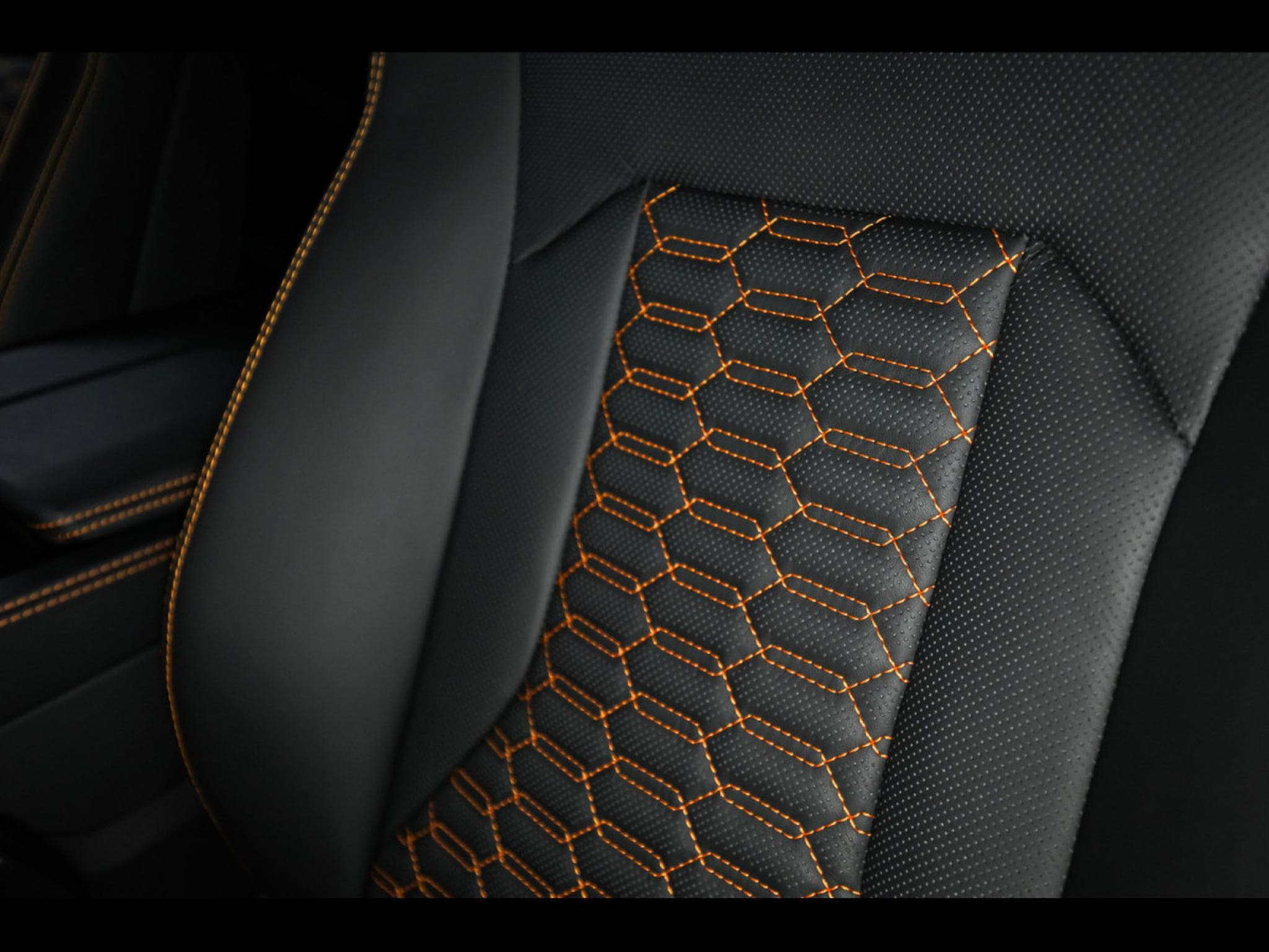 Lamborghini Urus S 4.0 V8  (666 CH) - AKRAPOVIC (2024) - Photo 24