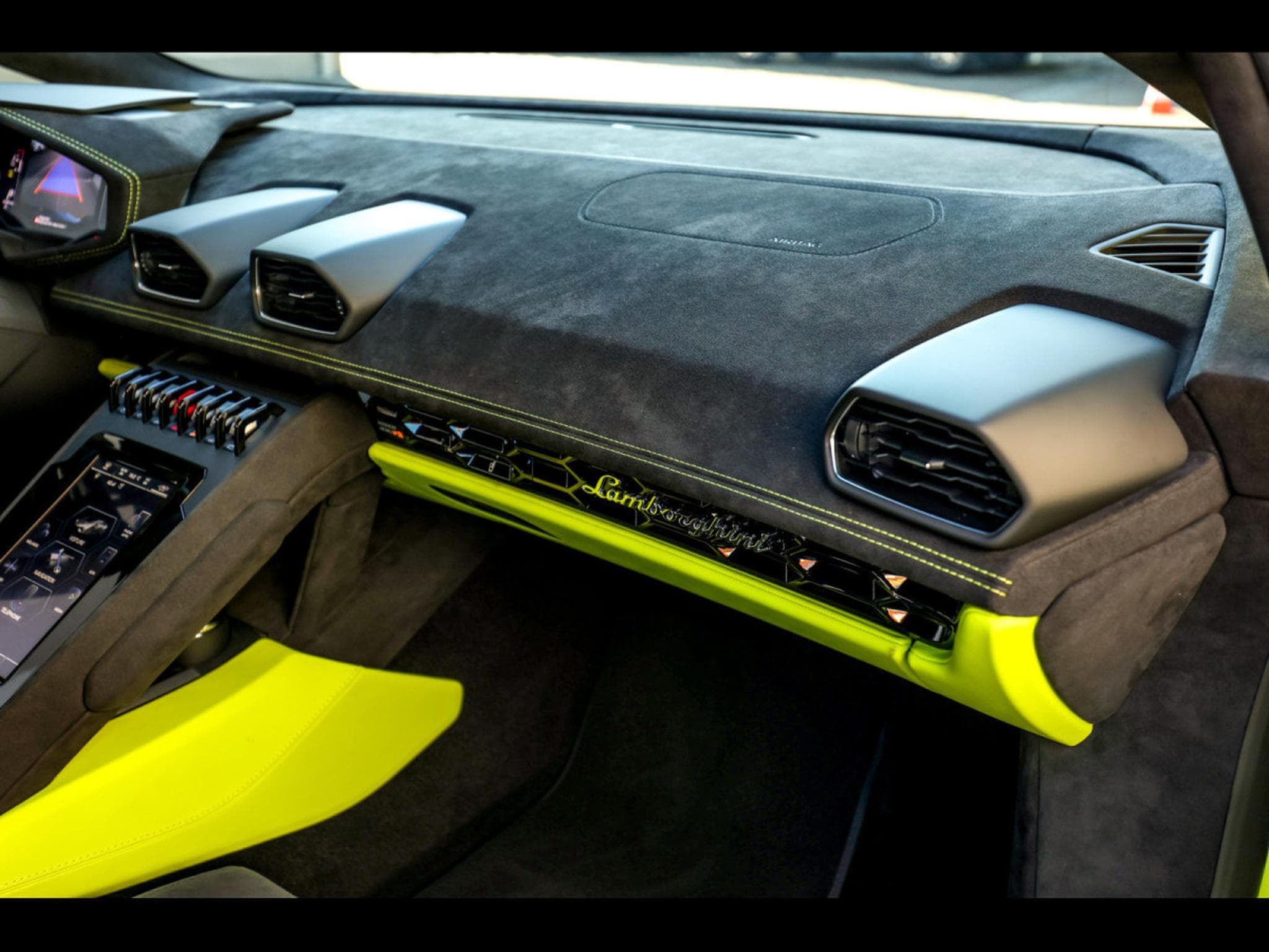 Lamborghini Huracán TECNICA LP640-2 5.2 V10 – VERDE SCANDAL (2024) - Photo 15