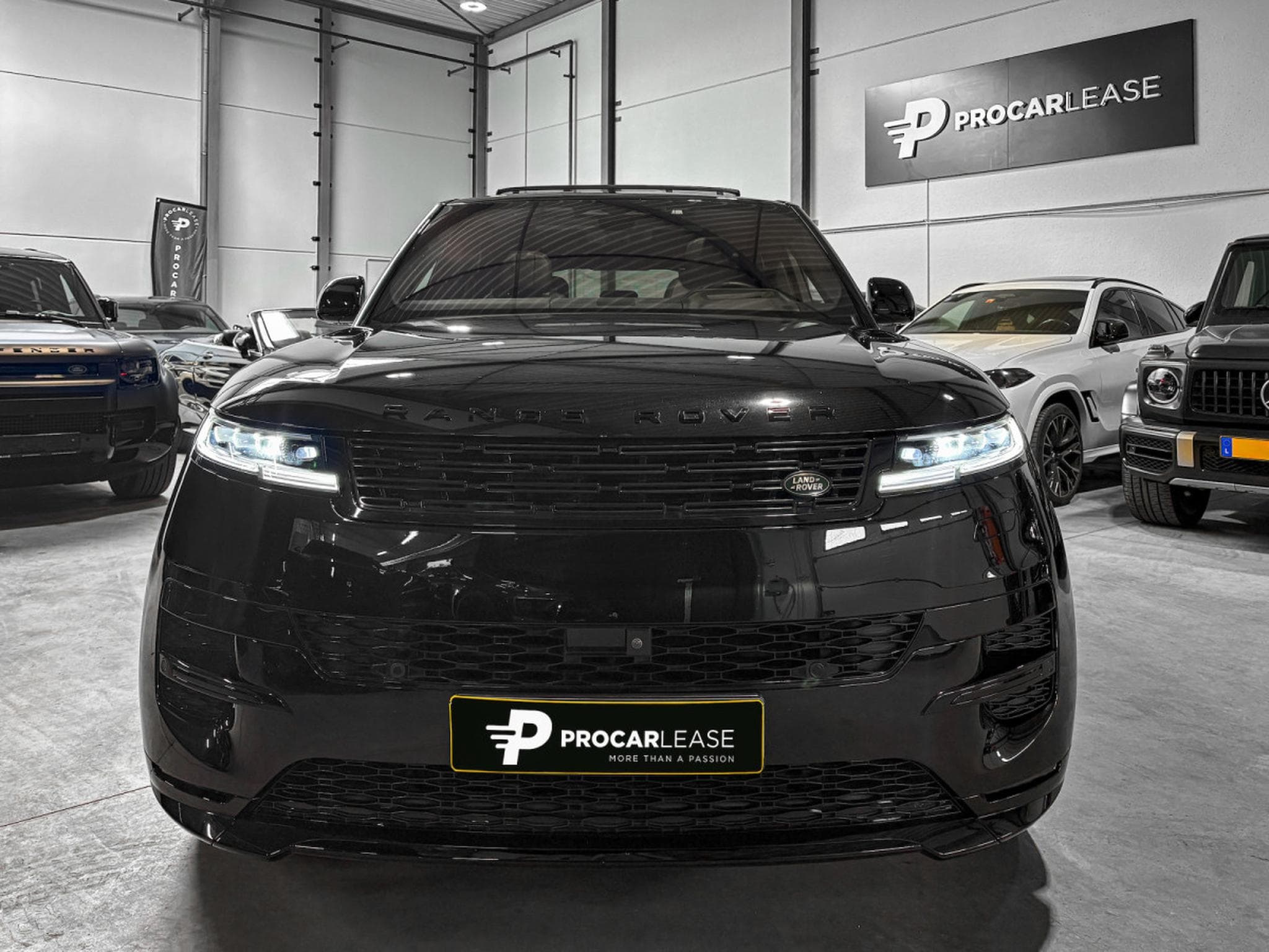 Land-Rover Range Rover Sport P510e FIRST EDITION/ CARBON/VOLL (2024) - Photo 2