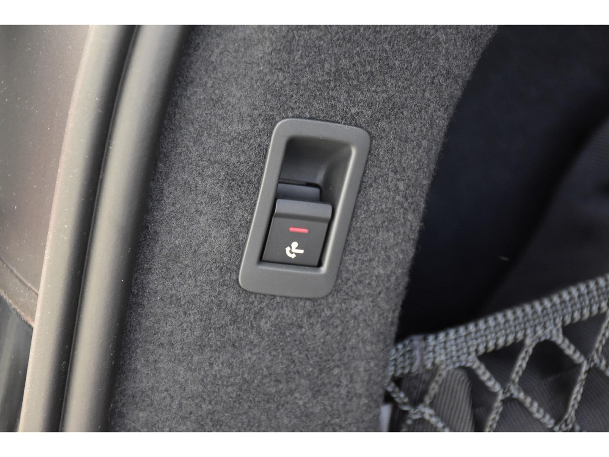 Audi A6 e-tron Avant 100 kWh Performance S-Line MEMO PANO HUD B&O ATT RMQ (2025) - Photo 23