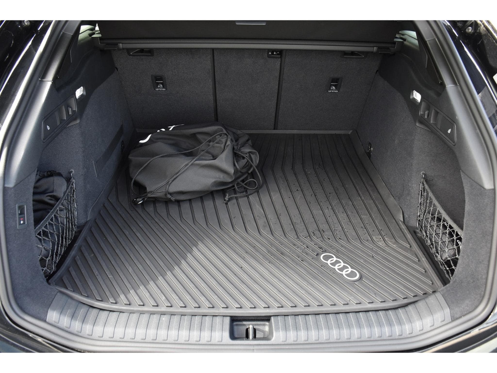 Audi A6 e-tron Avant 100 kWh Performance S-Line MEMO PANO HUD B&O ATT RMQ (2025) - Photo 24