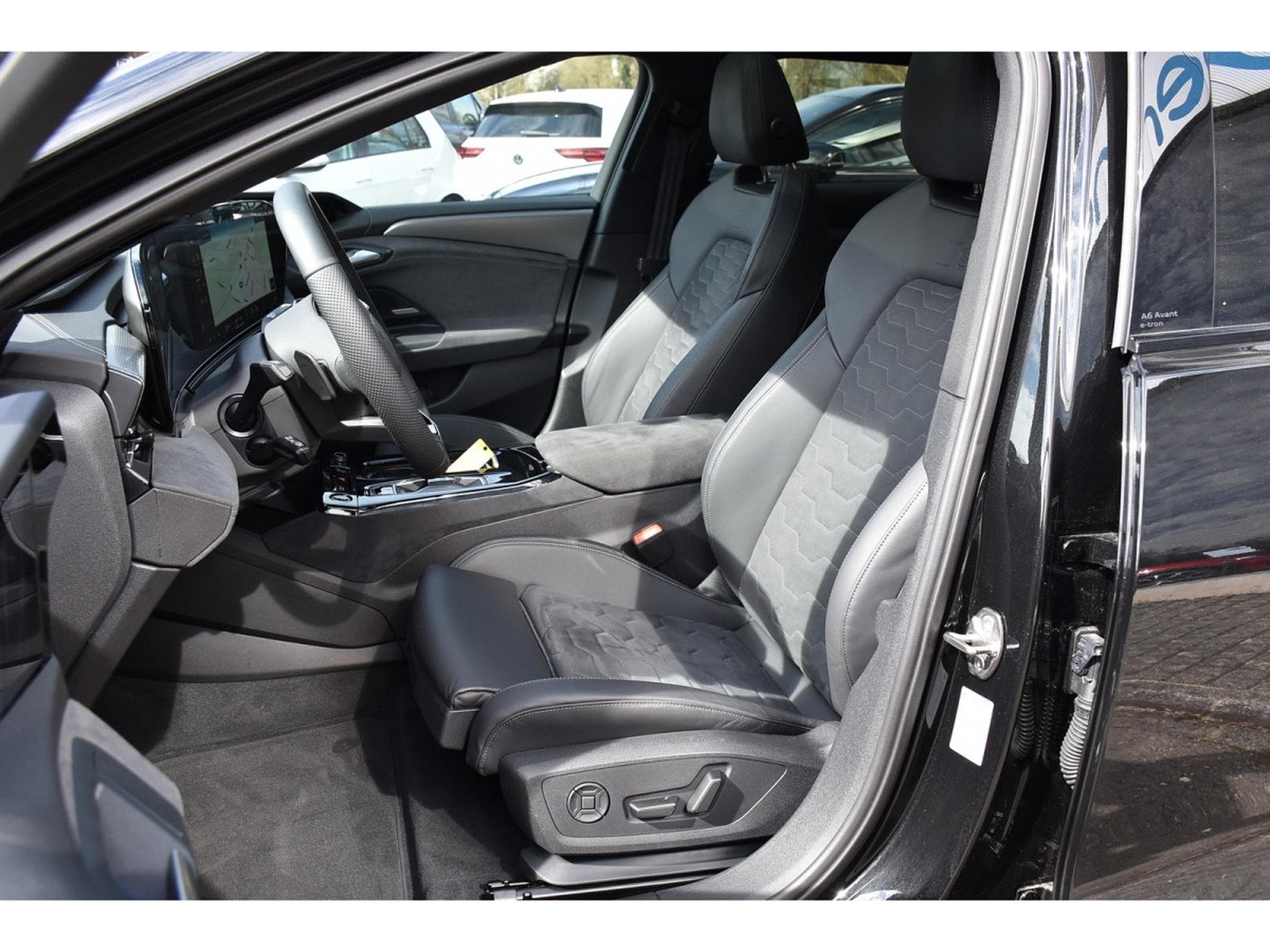 Audi A6 e-tron Avant 100 kWh Performance S-Line MEMO PANO HUD B&O ATT RMQ (2025) - Photo 6