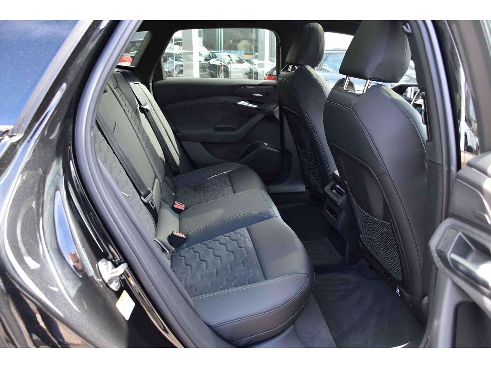 Audi A6 e-tron Avant 100 kWh Performance S-Line MEMO PANO HUD B&O ATT RMQ (2025) - Photo 8