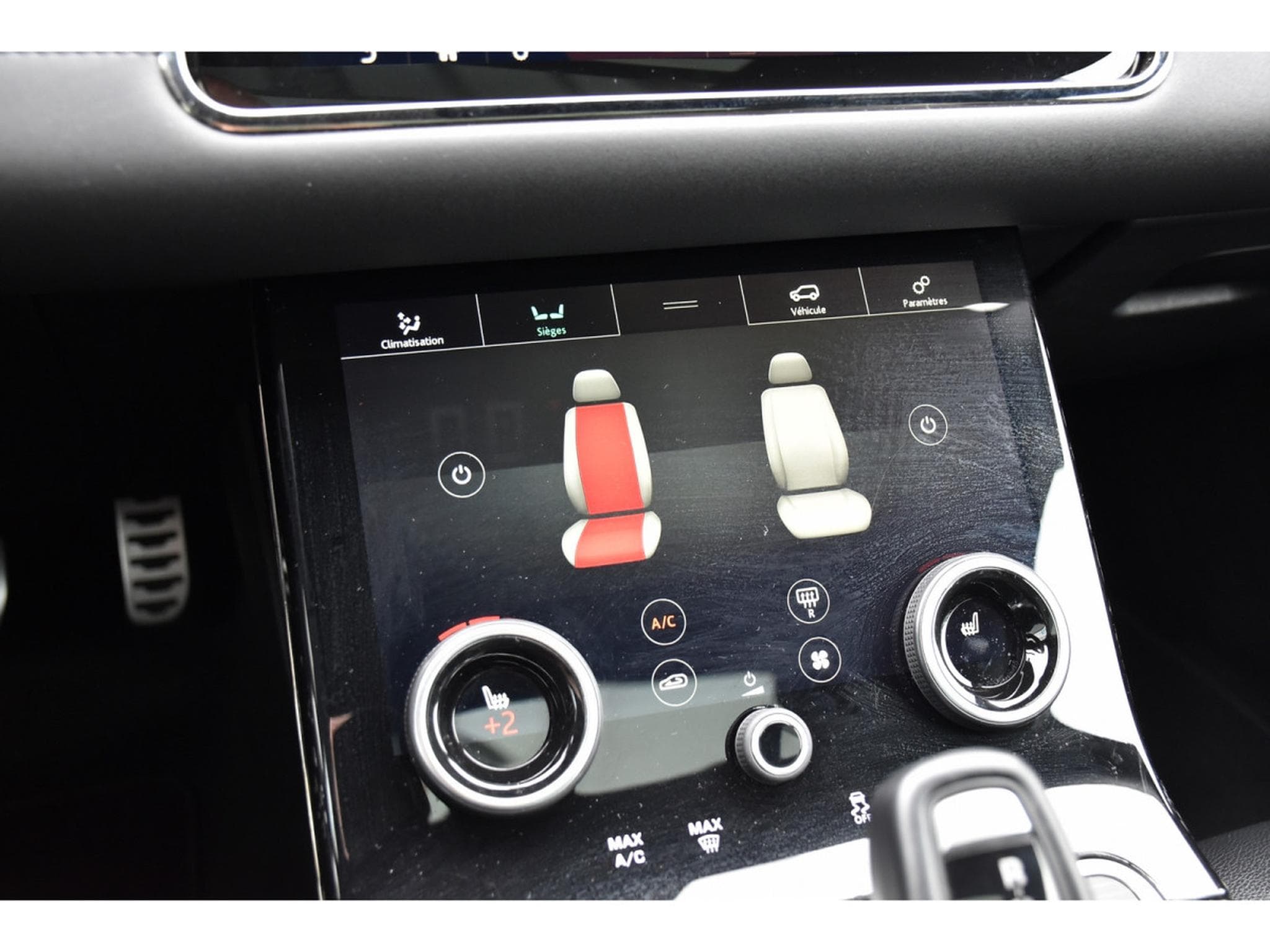 Land-Rover Range Rover Evoque 2.0 P300 R-Dynamic PANO MEMO MERIDIAN CAM LANE JA20 (2020) - Photo 13