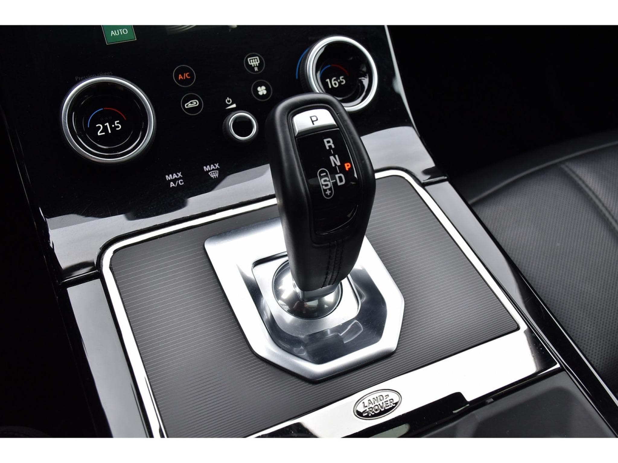 Land-Rover Range Rover Evoque 2.0 P300 R-Dynamic PANO MEMO MERIDIAN CAM LANE JA20 (2020) - Photo 16