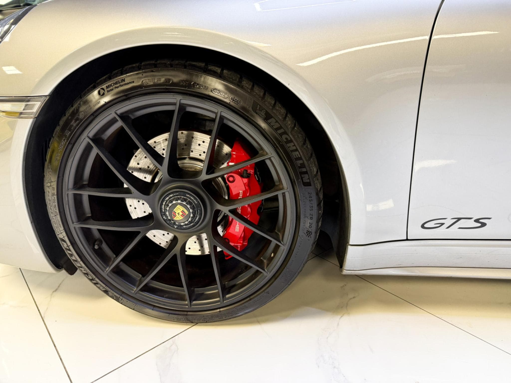 Porsche 911 991.2 Targa 4 GTS - 1st owner - full Porsche service (2019) - Photo 9