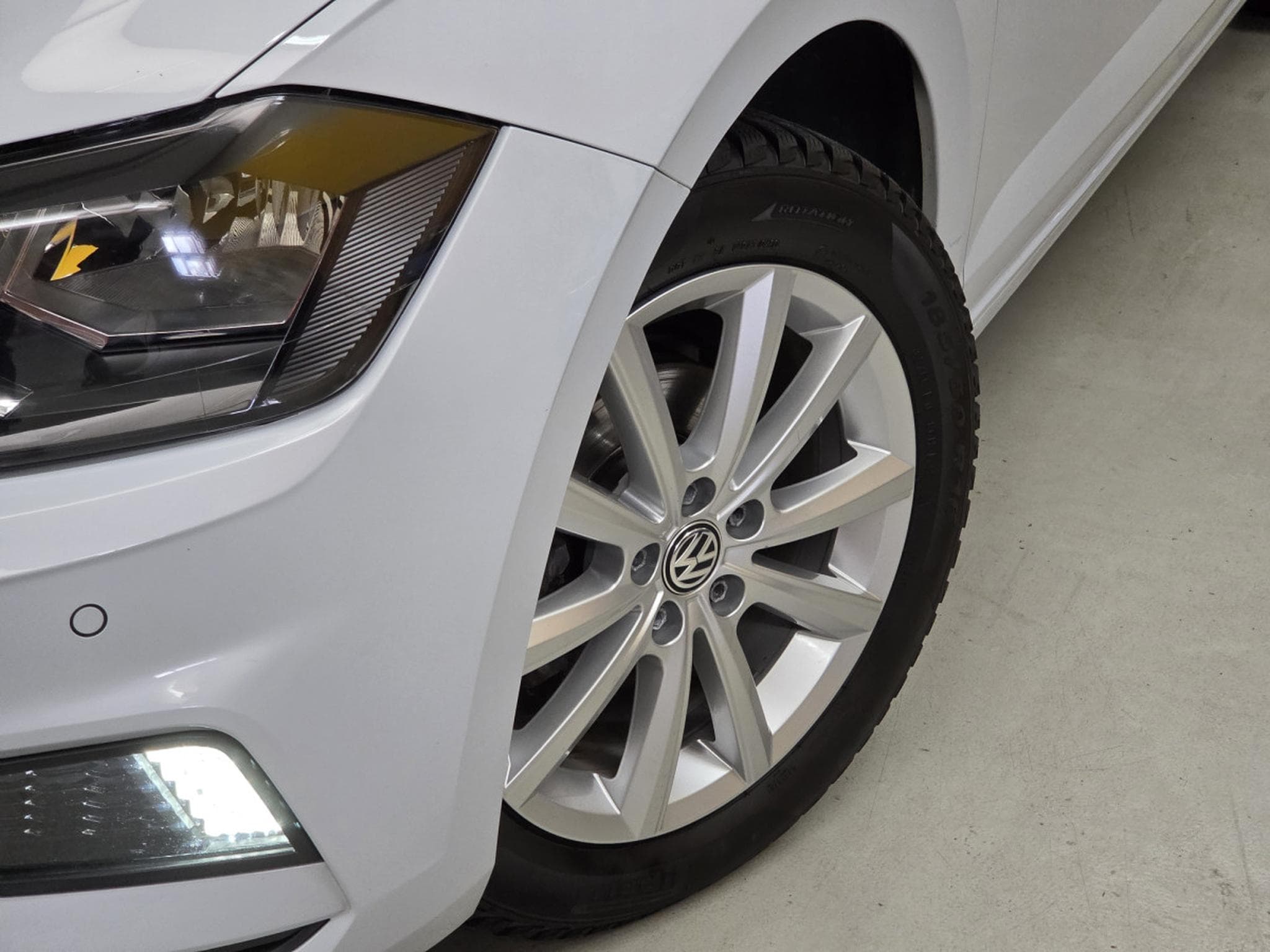 VW Polo 1.0 TRENDLINE 65CV (2018) - Foto 3