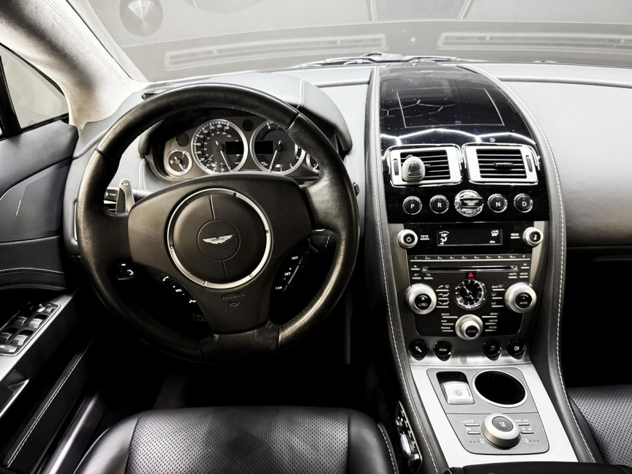 Aston-Martin Rapide V12 6.0 477ch (2011) - Photo 12