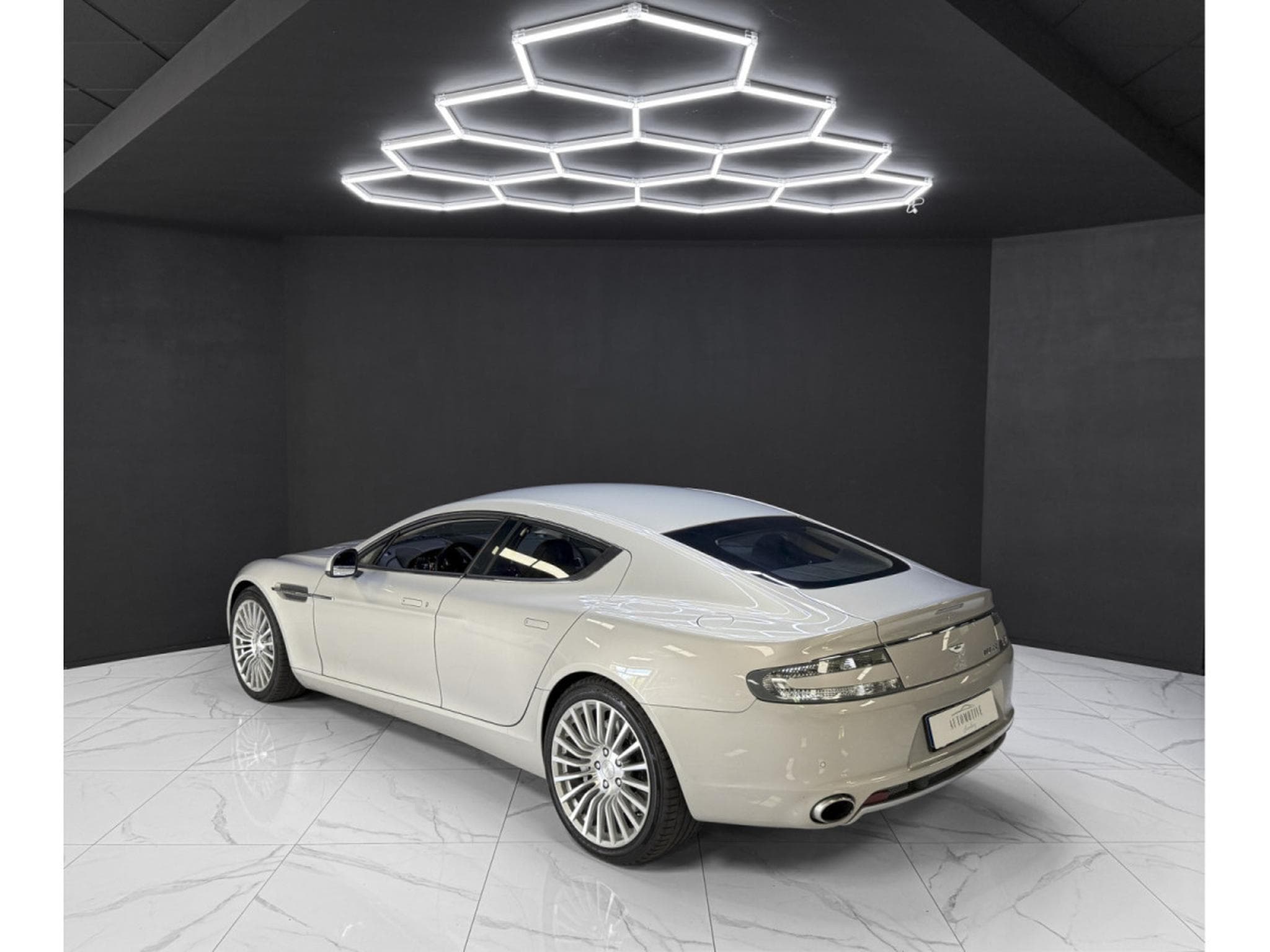 Aston-Martin Rapide V12 6.0 477ch (2011) - Photo 3