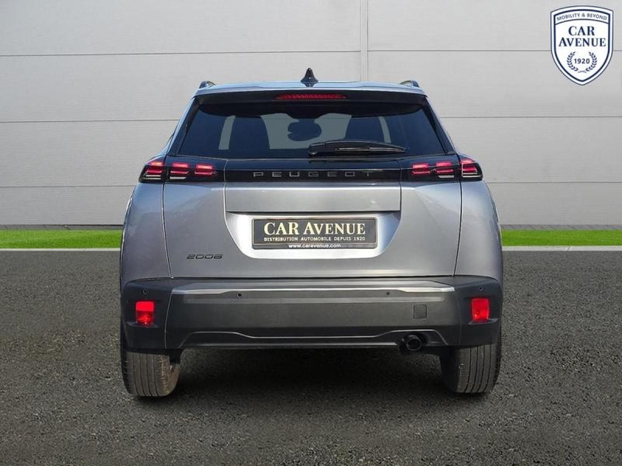 PEUGEOT 2008 1.2 100ch S&S Allure (2024) - Photo 3