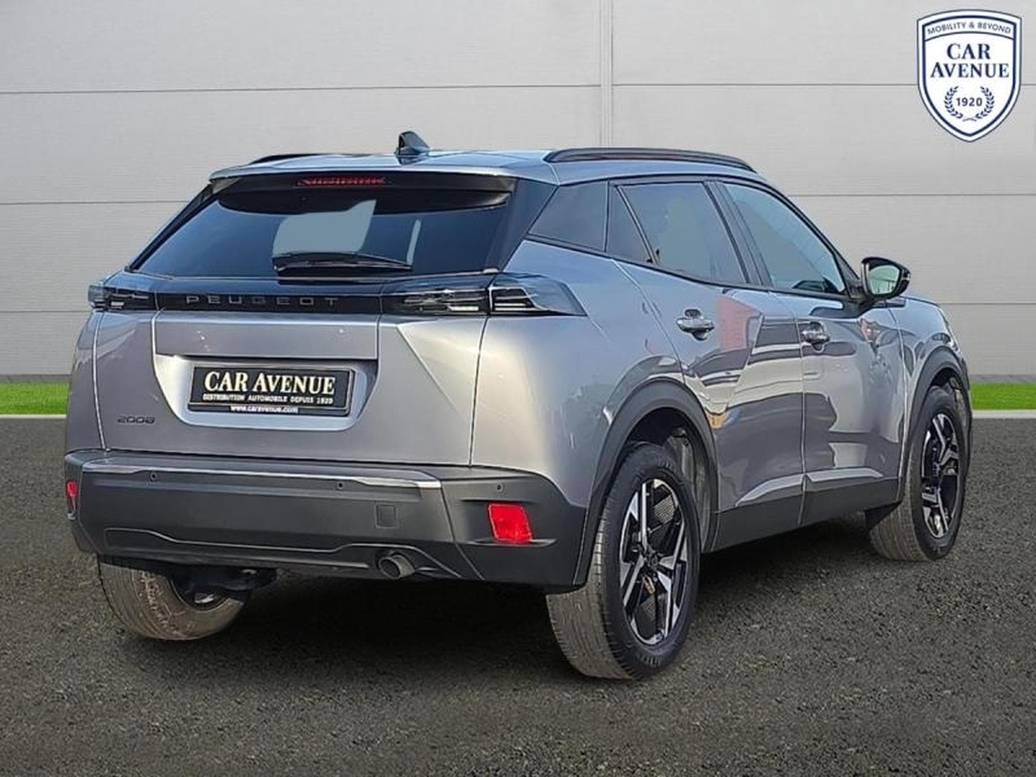 PEUGEOT 2008 1.2 100ch S&S Allure (2024) - Photo 4