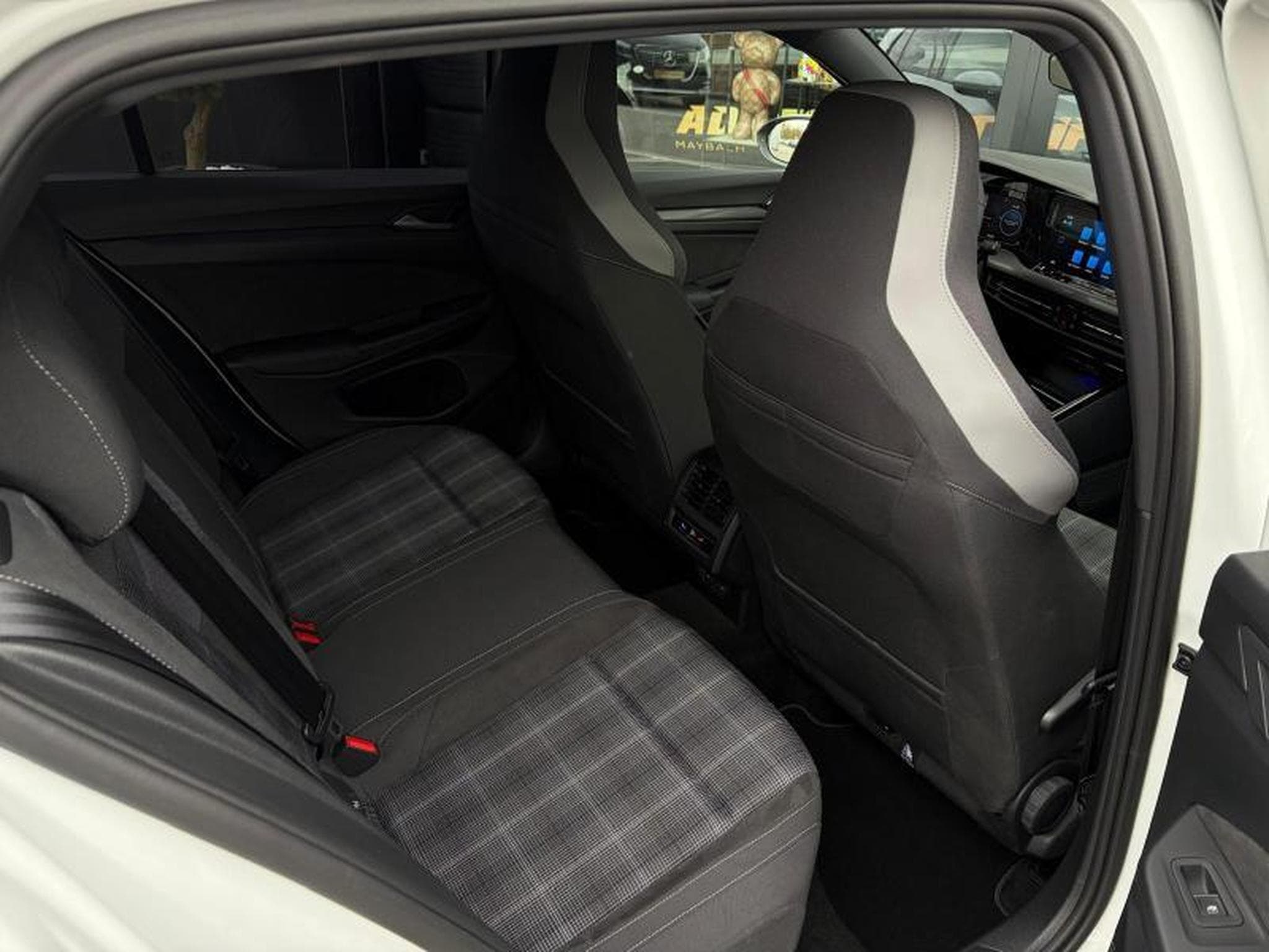 VW Golf VIII GTD (2023) - Photo 10