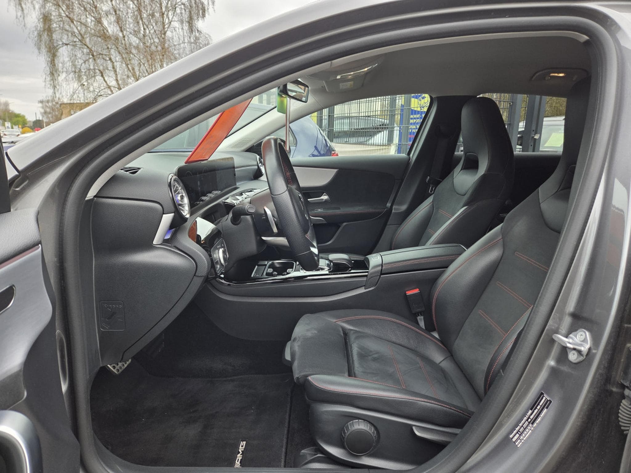 Mercedes A 250 AMG - LINE 4MATIC 7G-DCT 224CV (2019) - Photo 7