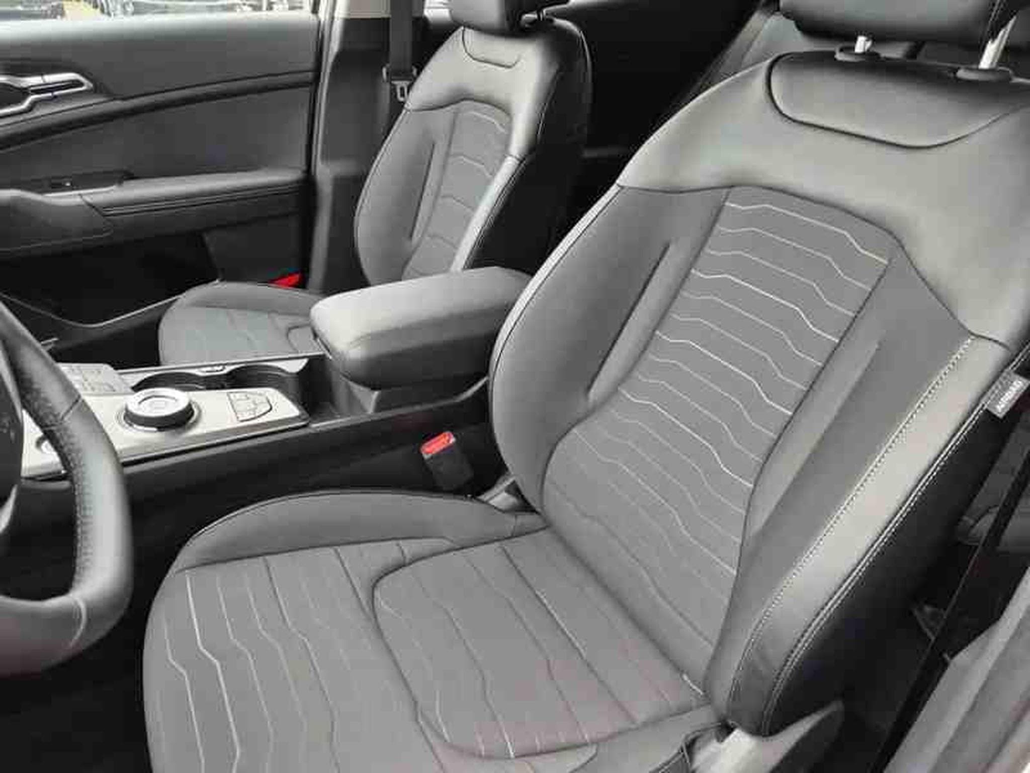 Kia Sportage 1.6 T-GDI AUTO 150 Spirit (2026) - Photo 8