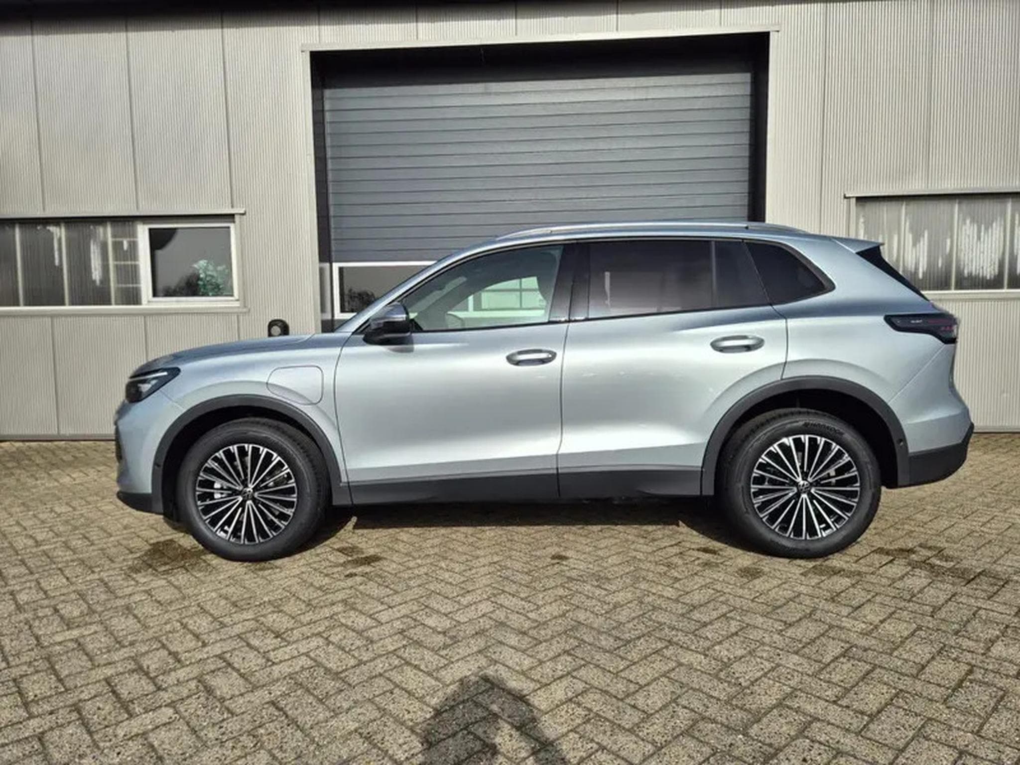 VW Tiguan 1.5 TSI PHEV 204 DSG Life (2026) - Photo 15