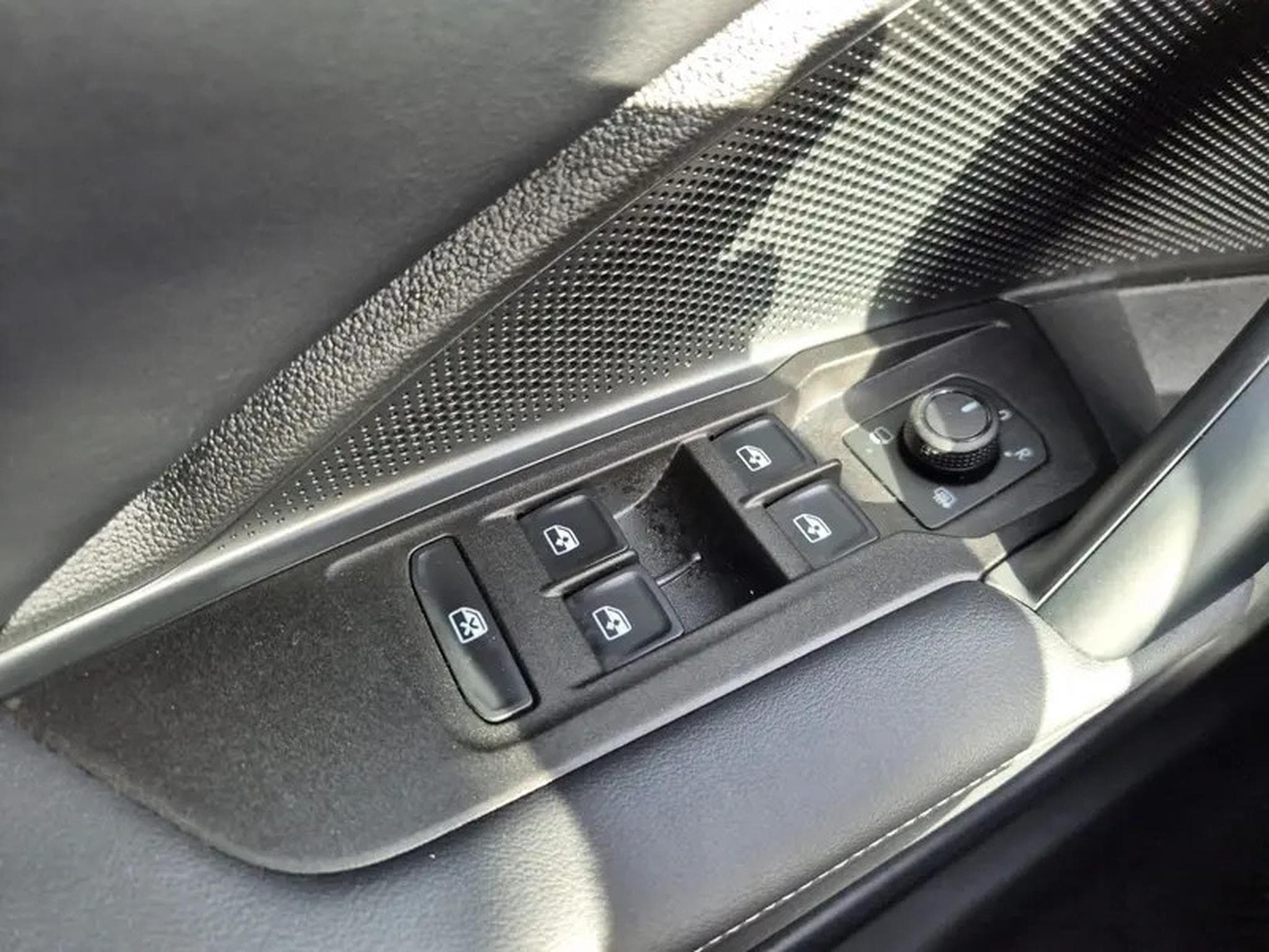 VW Tiguan 1.5 TSI PHEV 204 DSG Life (2026) - Photo 17