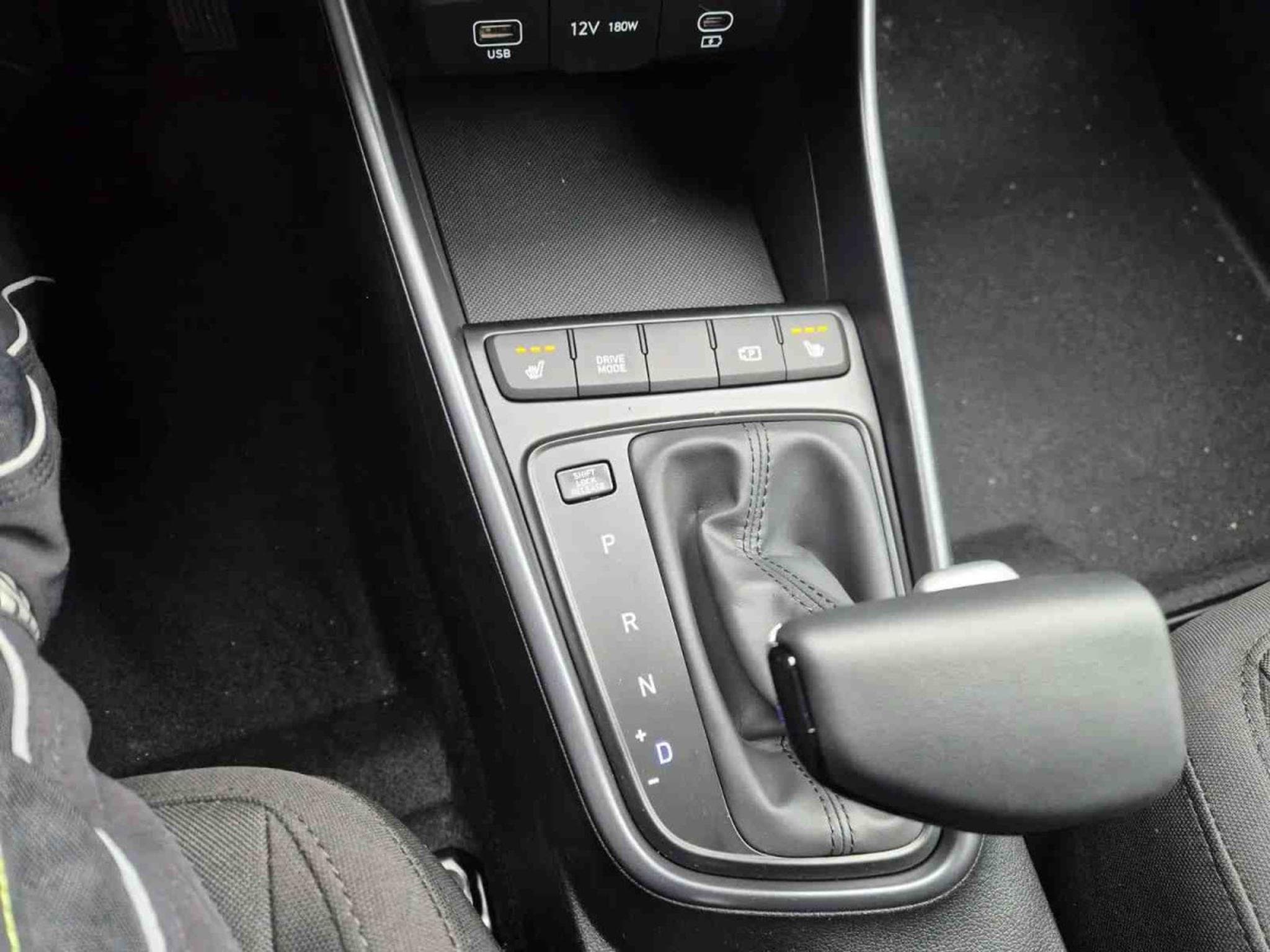 Hyundai i20 1.0T-GDI 90 AT Trend (2026) - Photo 20