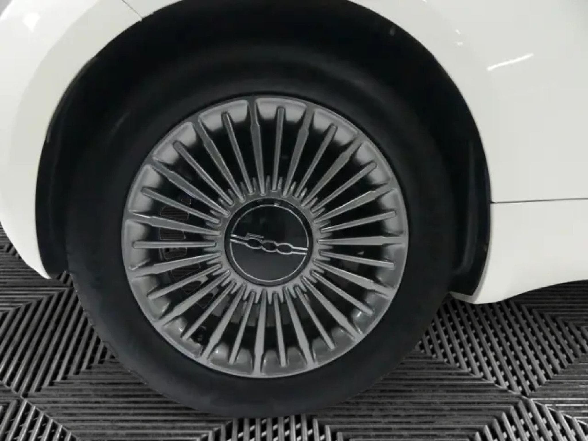 Fiat 500 ICON 42kWh Navi Carplay Camera Pack Hiver (2022) - Photo 18