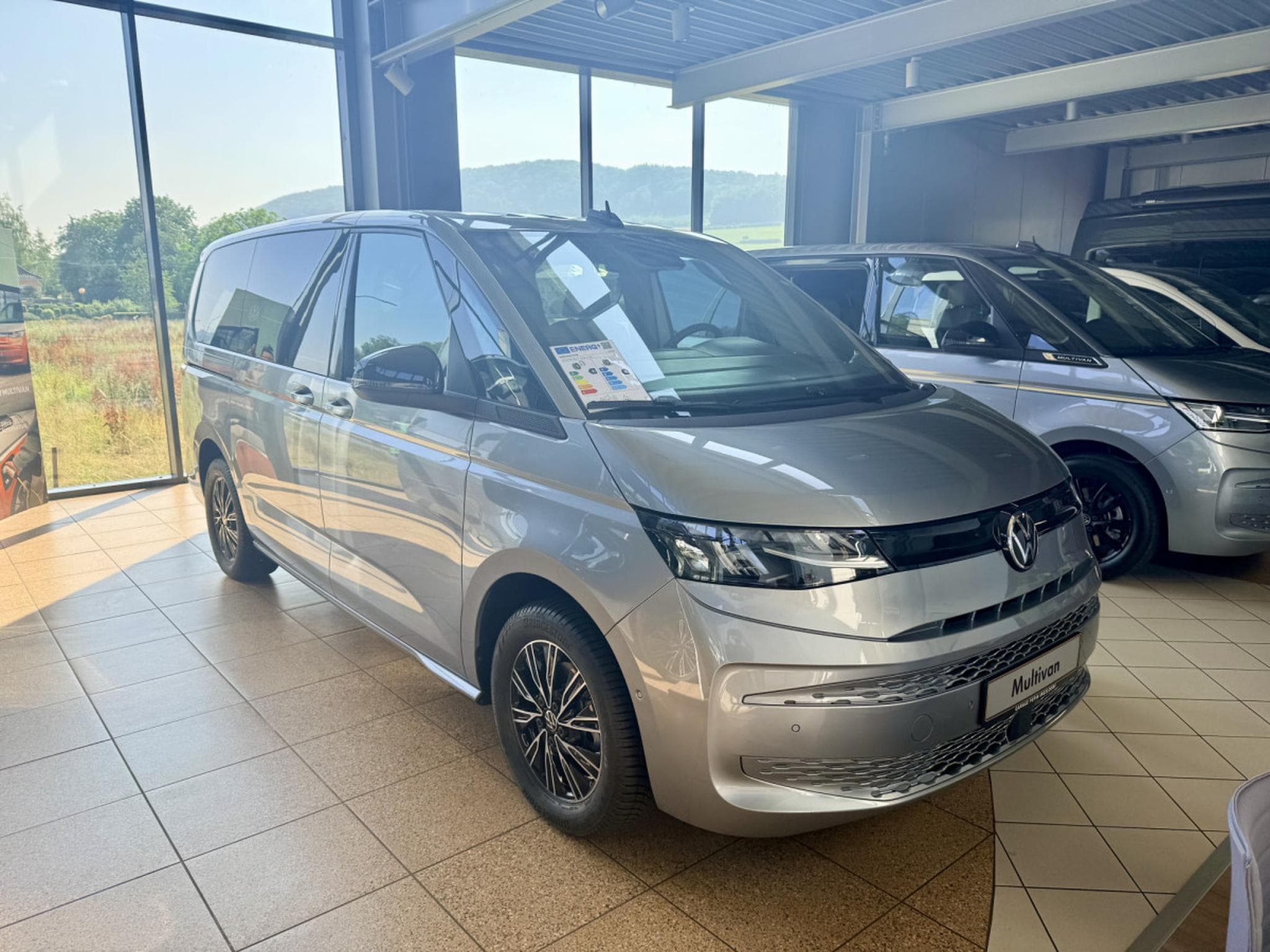 VW Multivan Life 2.0 TDI SCR DSG  Version longue 150ch (2026) - Photo 2