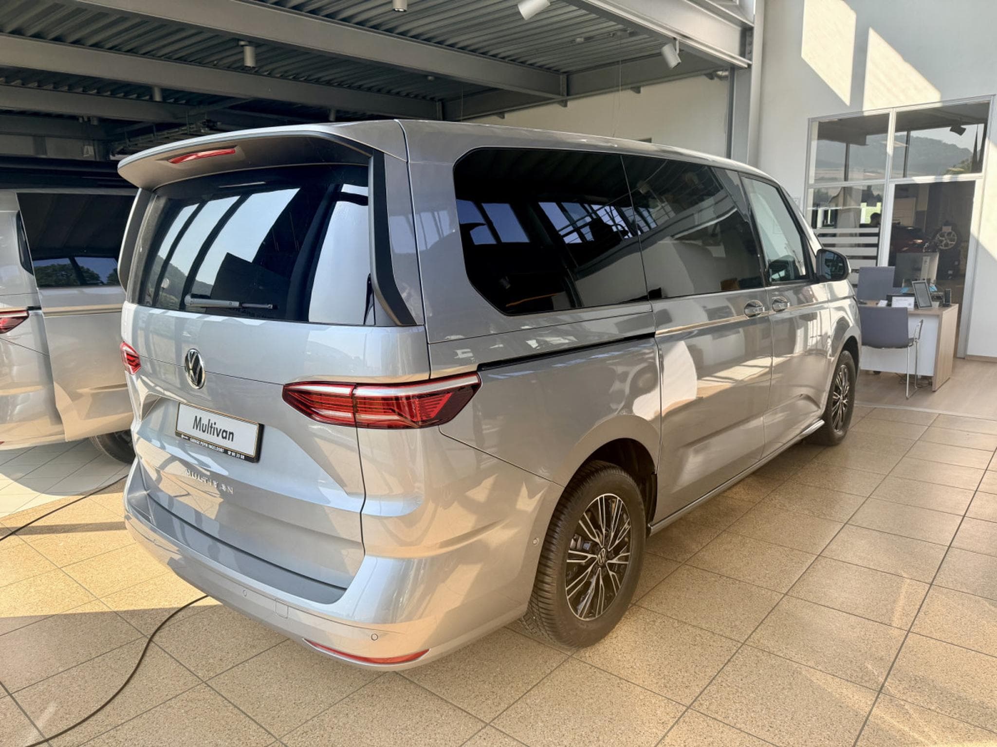 VW Multivan Life 2.0 TDI SCR DSG  Version longue 150ch (2026) - Photo 3