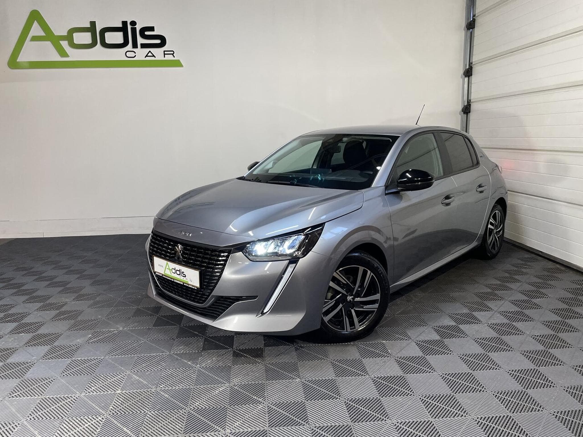 Peugeot 208 1.2 ESSENCE 75 CV STYLE CARPLAY 5P (2023) - Photo 1