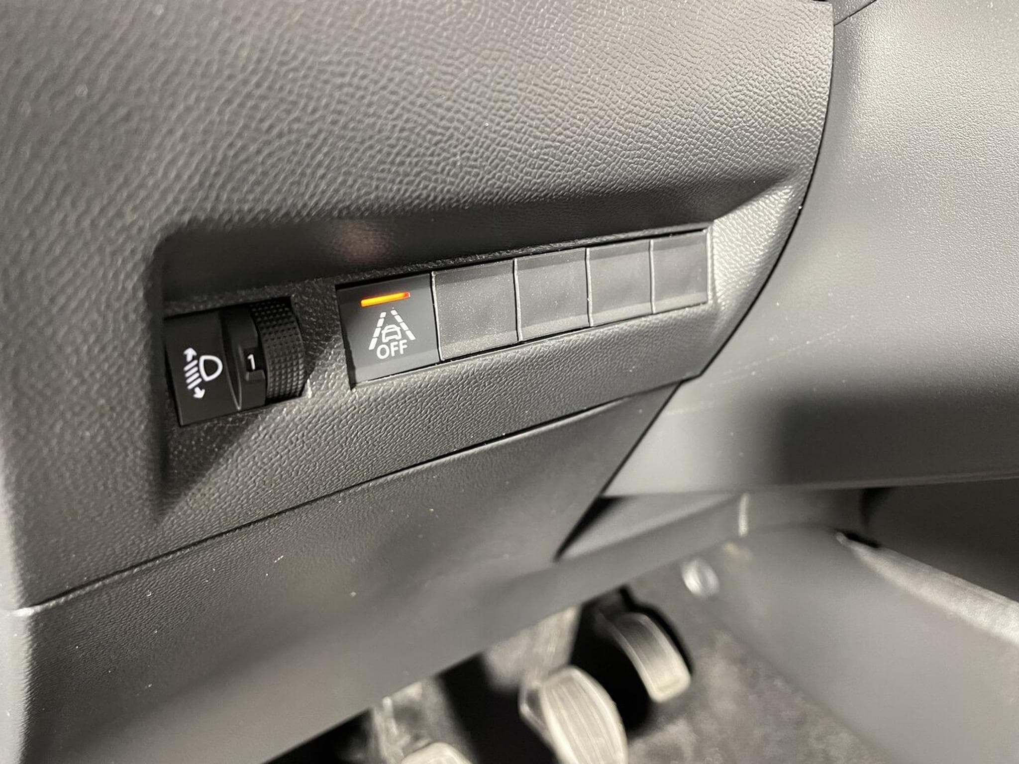 Peugeot 208 1.2 ESSENCE 75 CV STYLE CARPLAY 5P (2023) - Photo 7