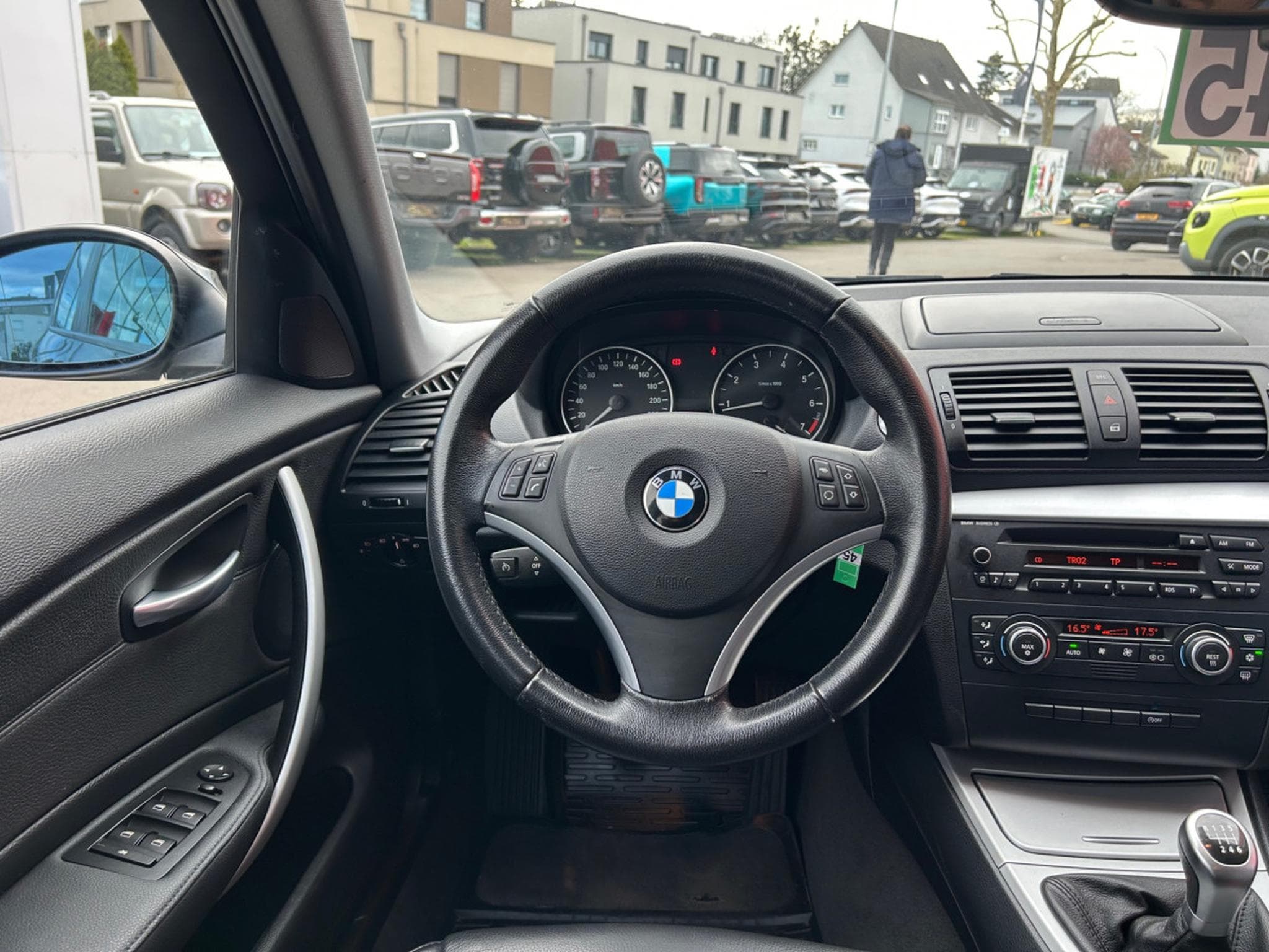 BMW 118 118I 143CV 1ERE MAIN (2008) - Foto 13