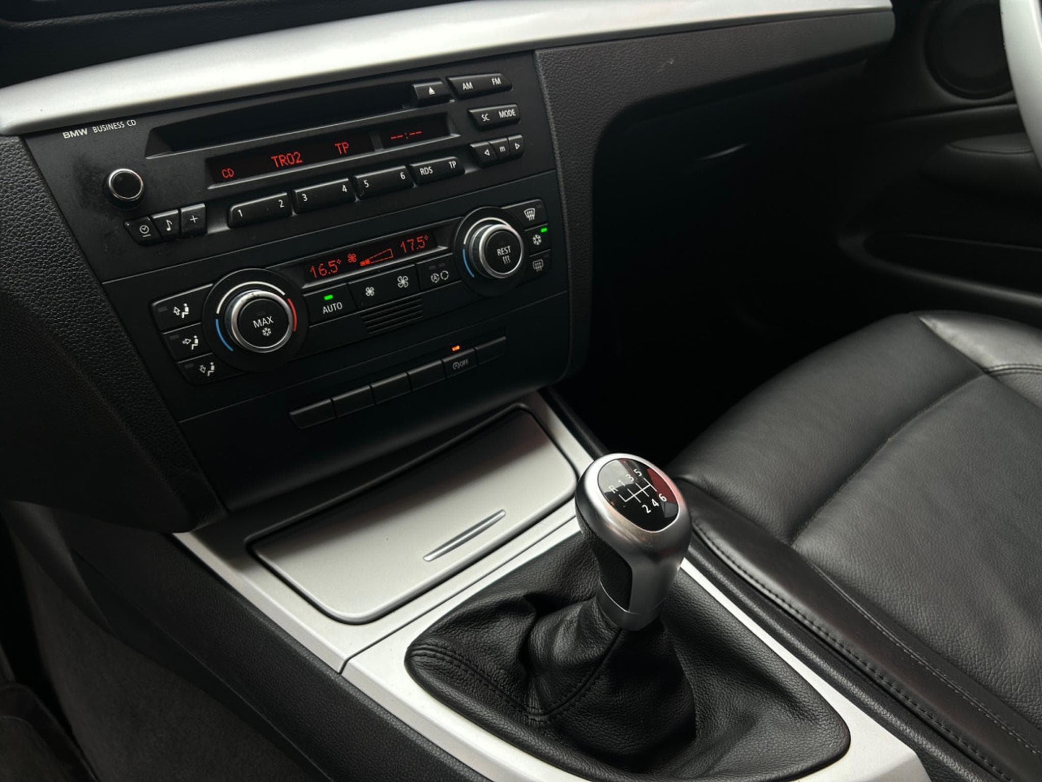 BMW 118 118I 143CV 1ERE MAIN (2008) - Foto 18