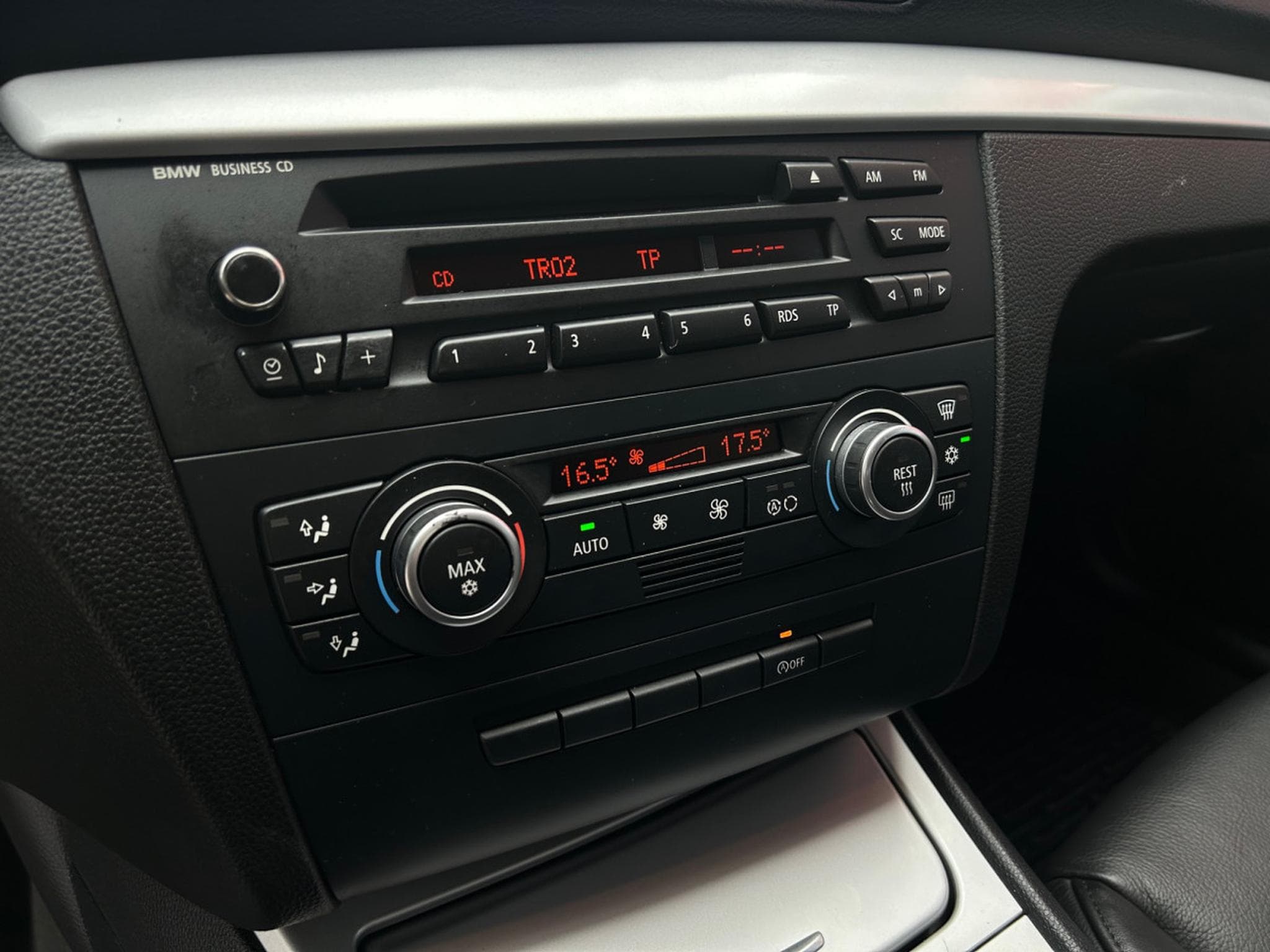 BMW 118 118I 143CV 1ERE MAIN (2008) - Foto 19