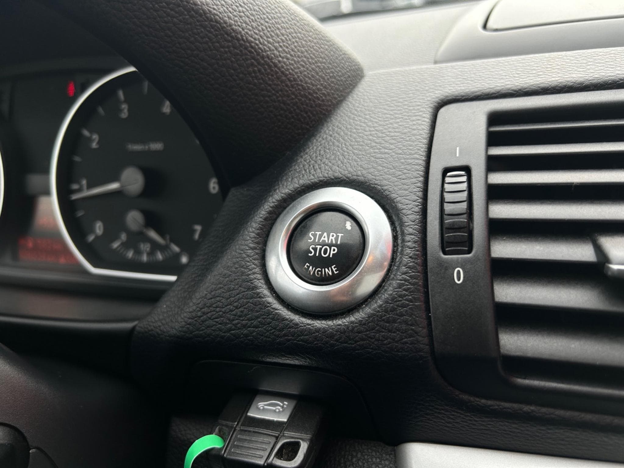 BMW 118 118I 143CV 1ERE MAIN (2008) - Foto 20