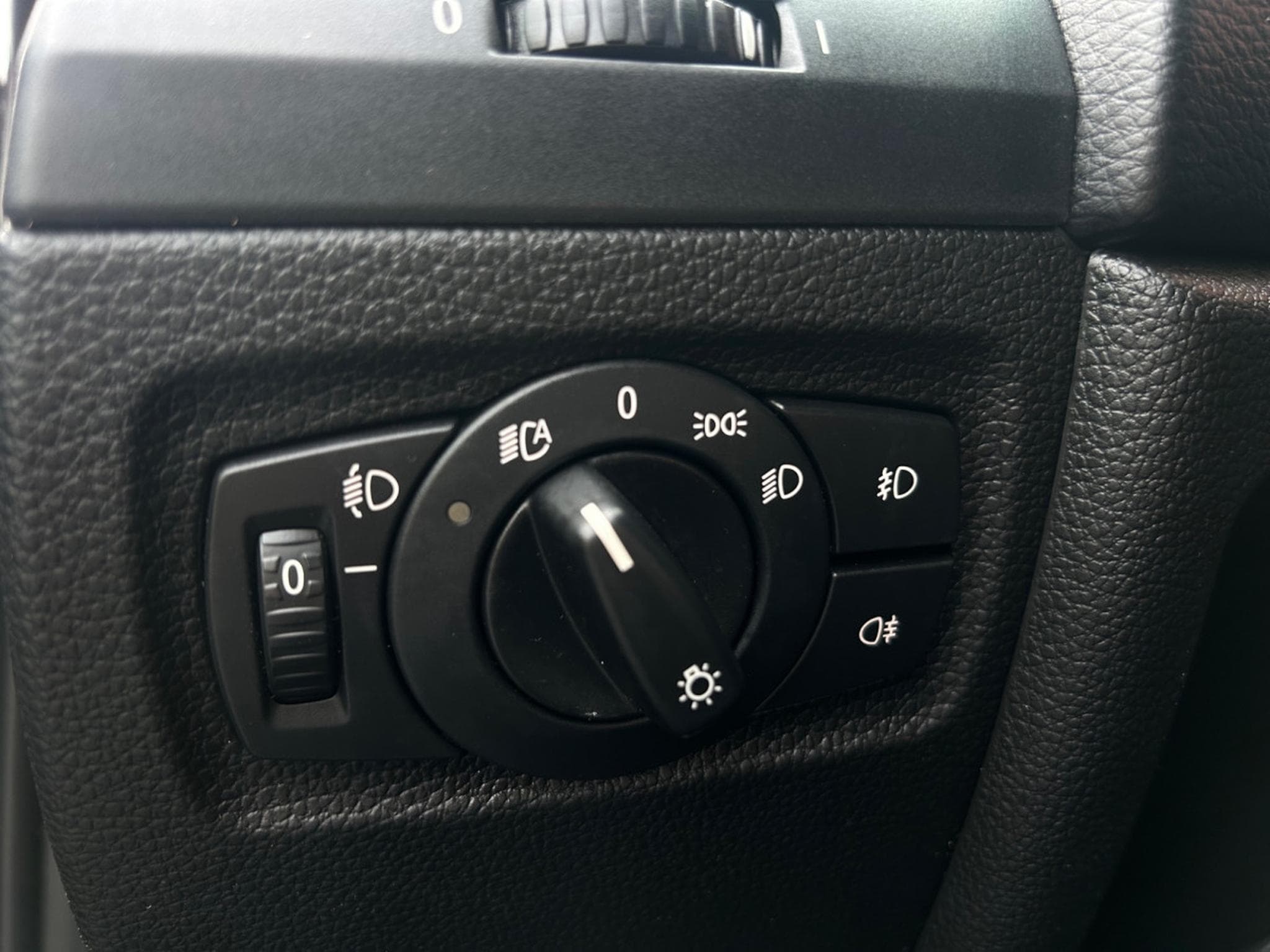 BMW 118 118I 143CV 1ERE MAIN (2008) - Foto 21