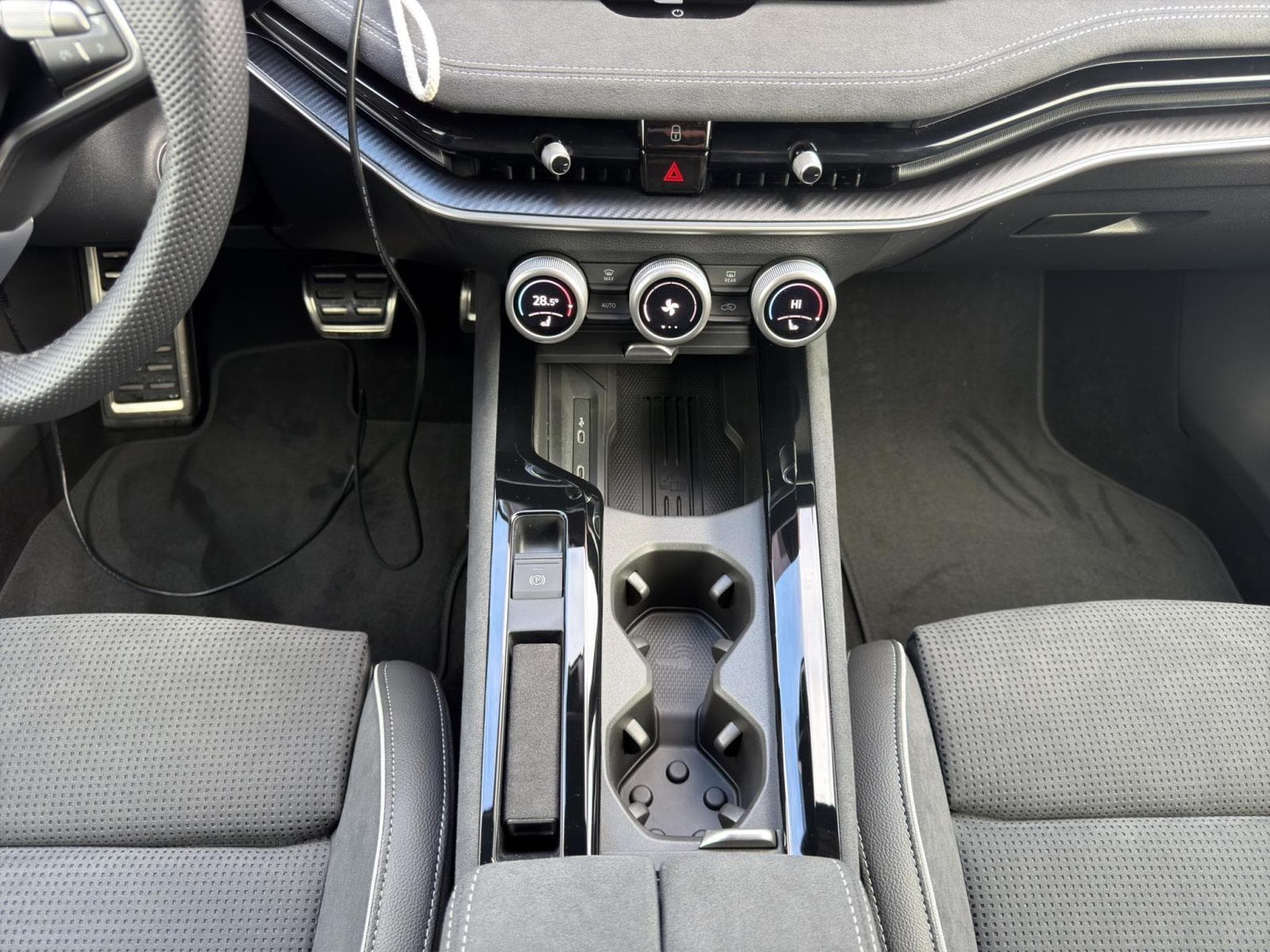 Skoda Superb Sportline (2026) - Foto 12