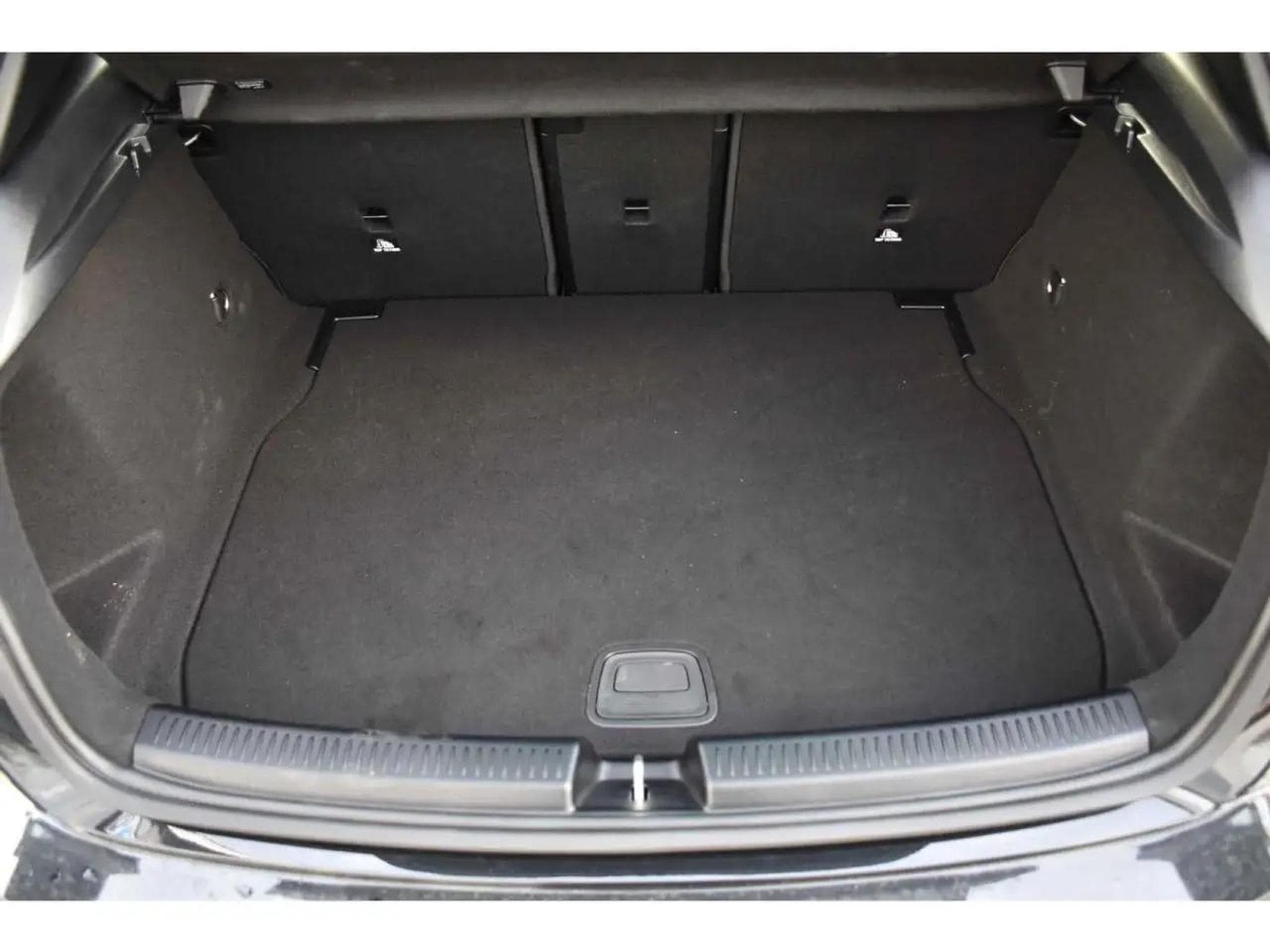 Mercedes GLA 200 (2025) - Photo 23