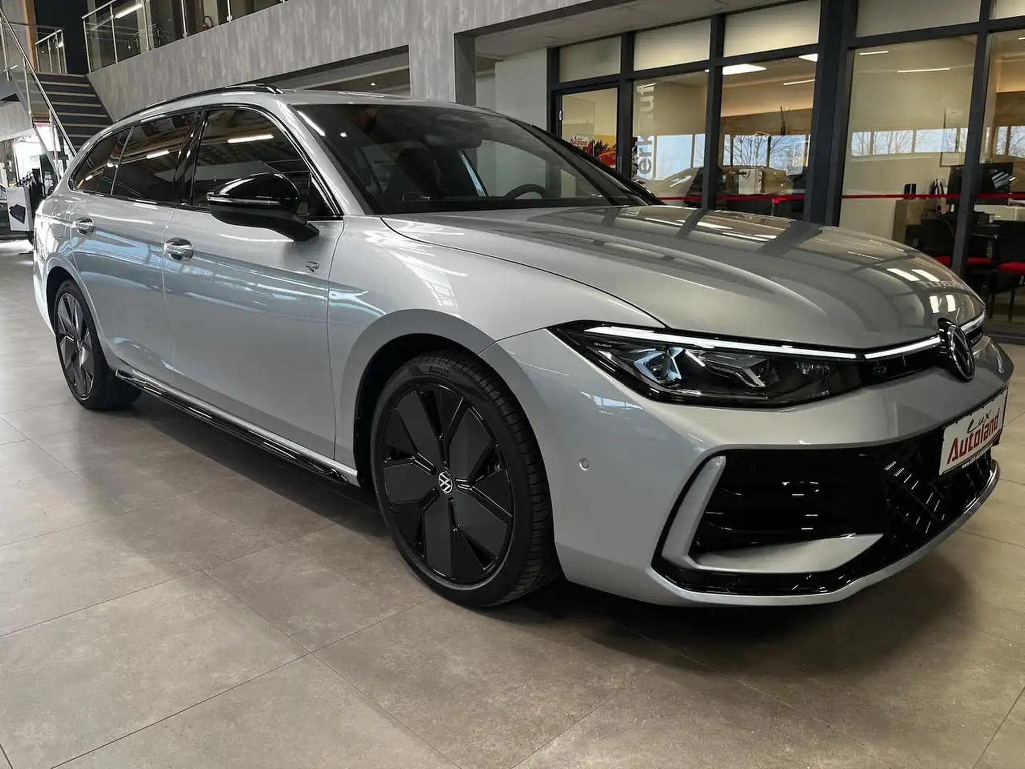 VW Passat (2025) - Photo 3