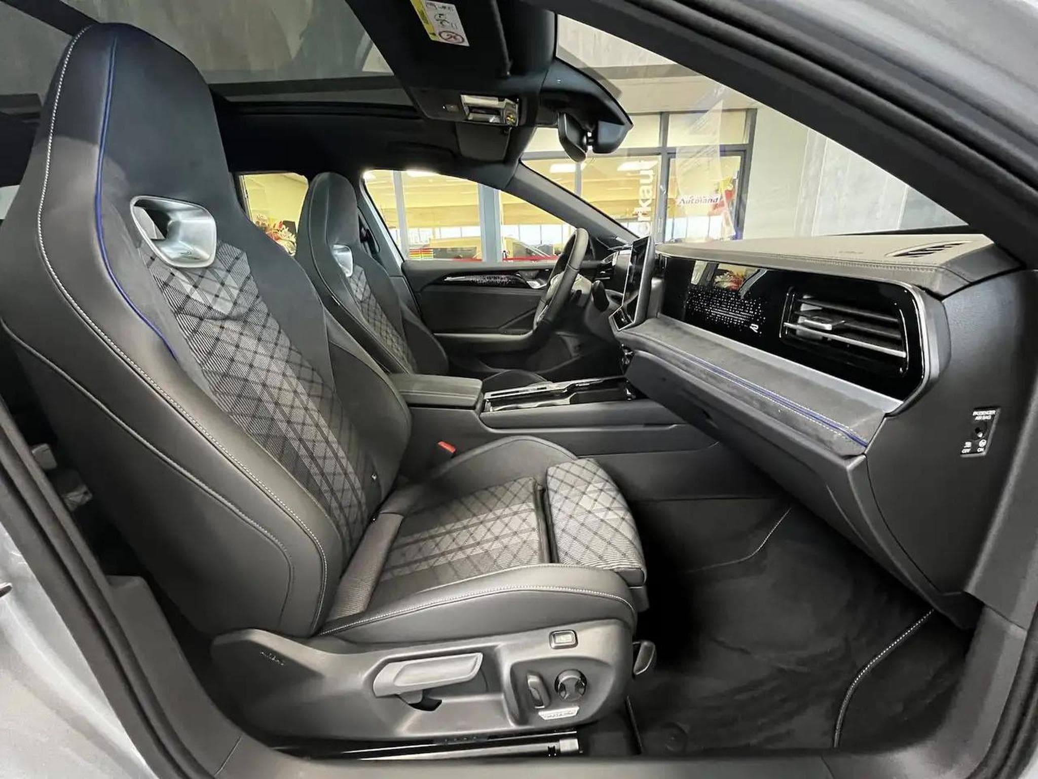 VW Passat (2025) - Photo 6