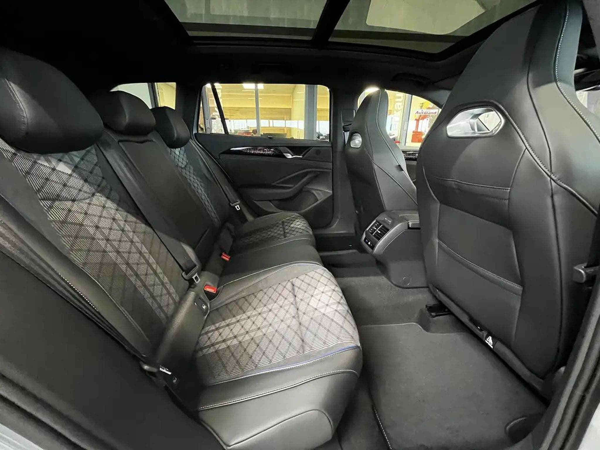 VW Passat (2025) - Photo 7