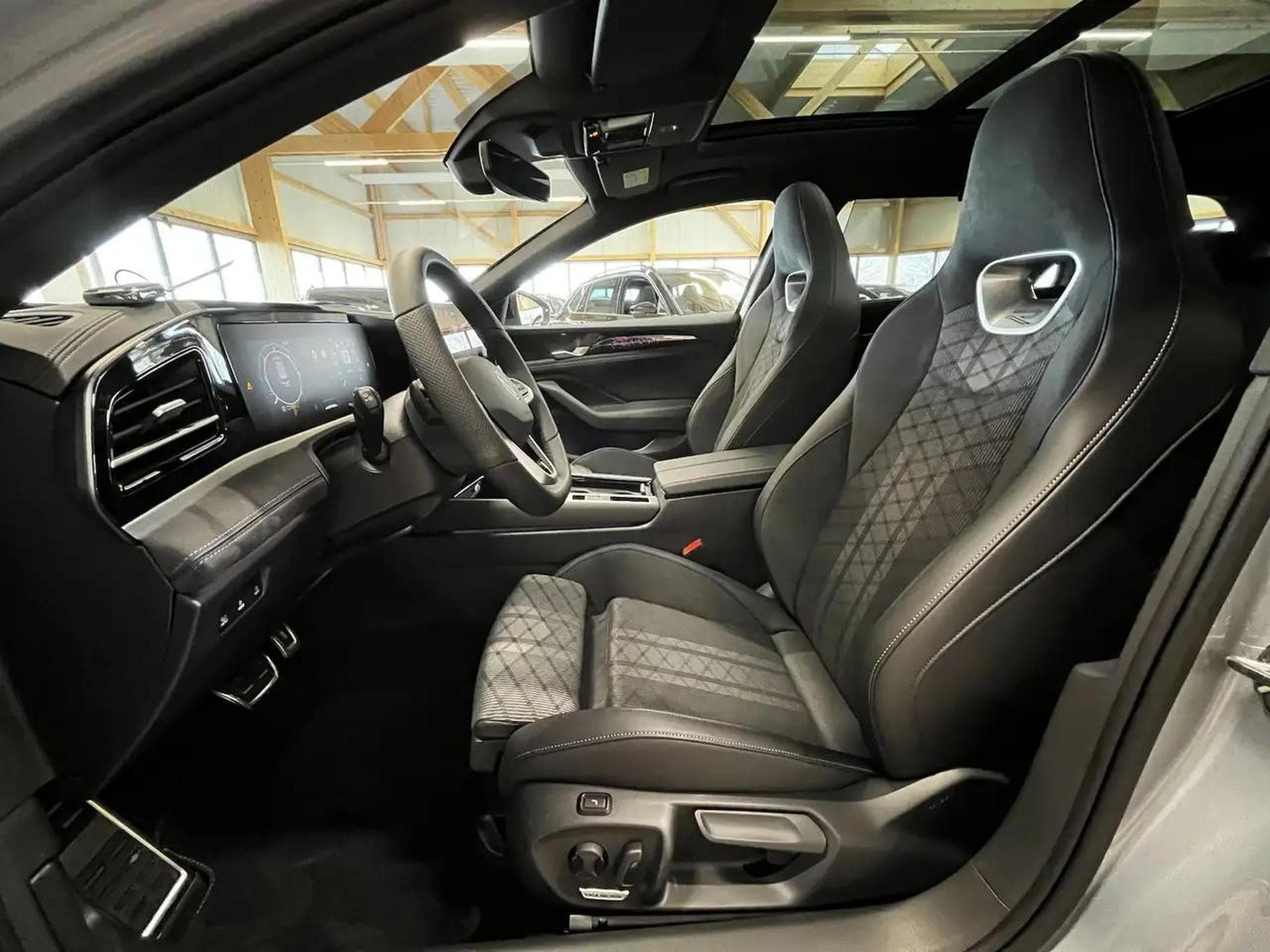 VW Passat (2025) - Photo 9