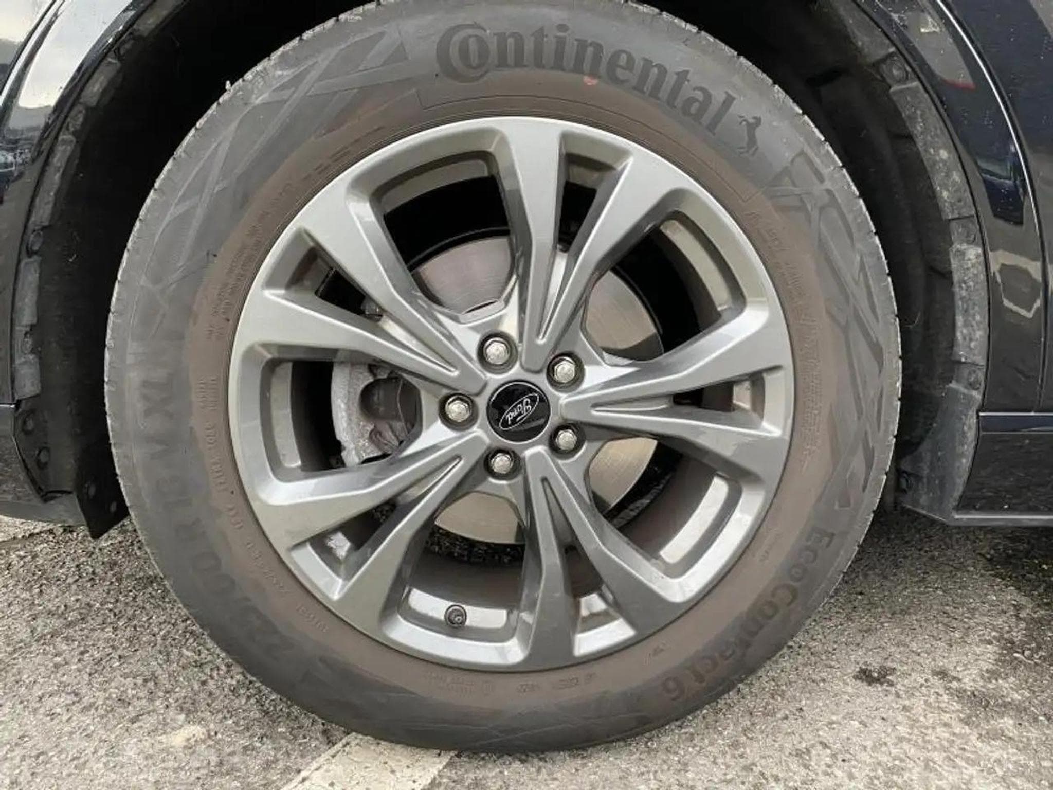 Ford Kuga (2024) - Photo 17