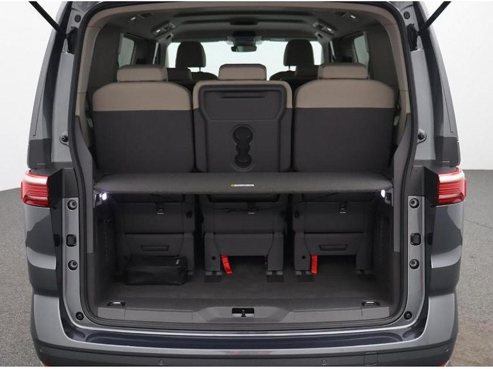 VW Multivan (2025) - Photo 6