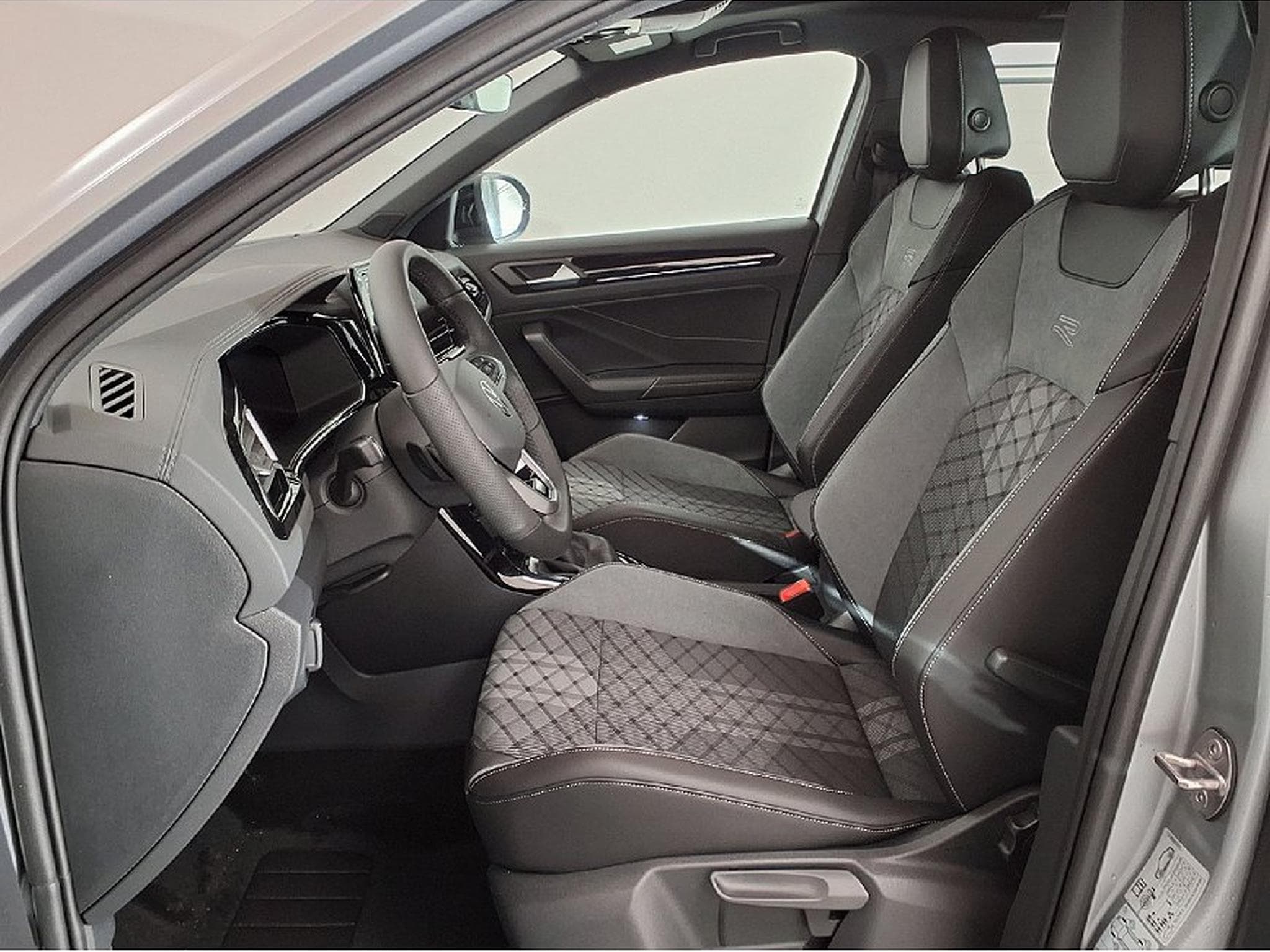 VW T-Roc (2025) - Photo 9