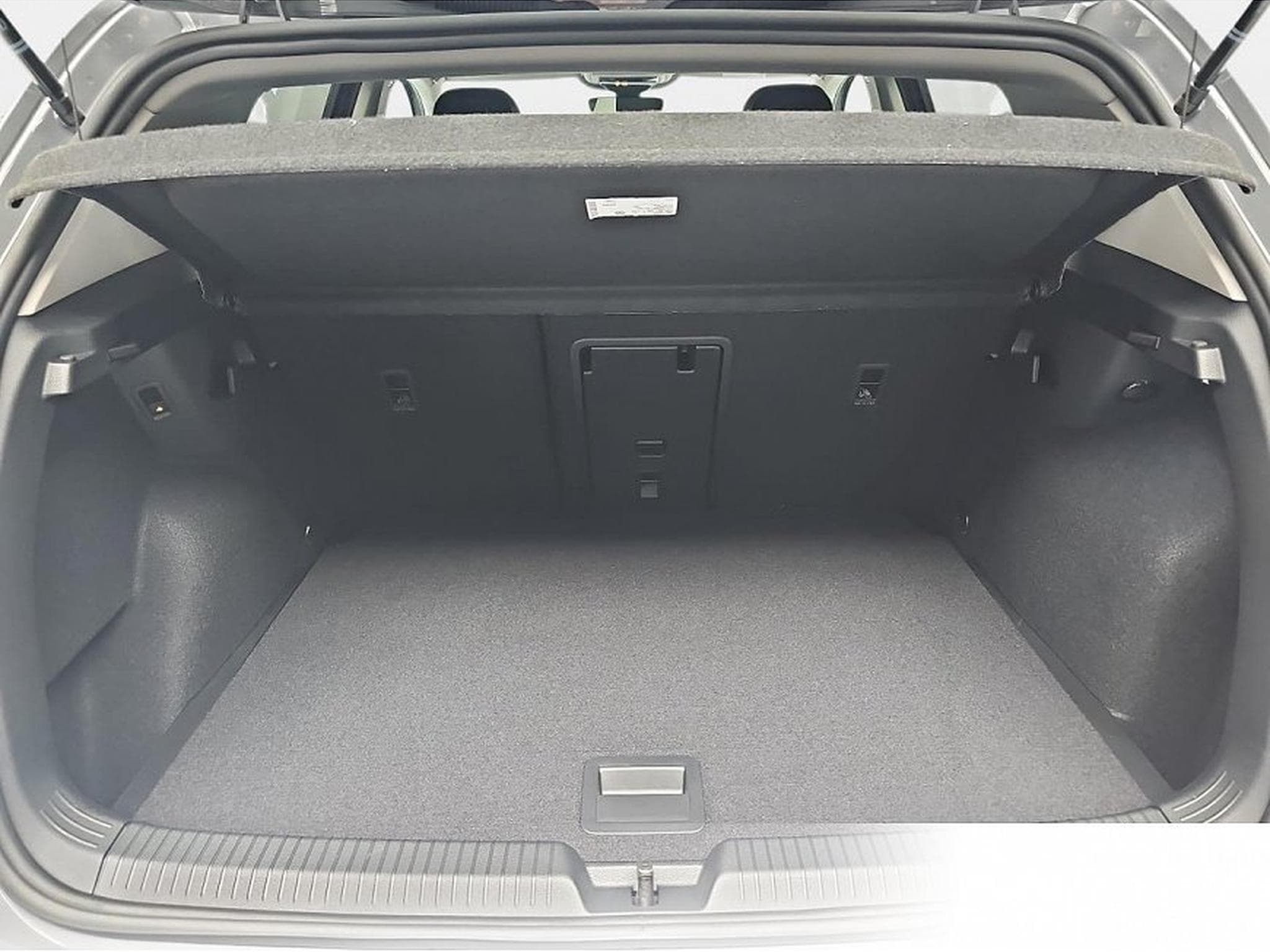 VW Golf (2026) - Photo 13