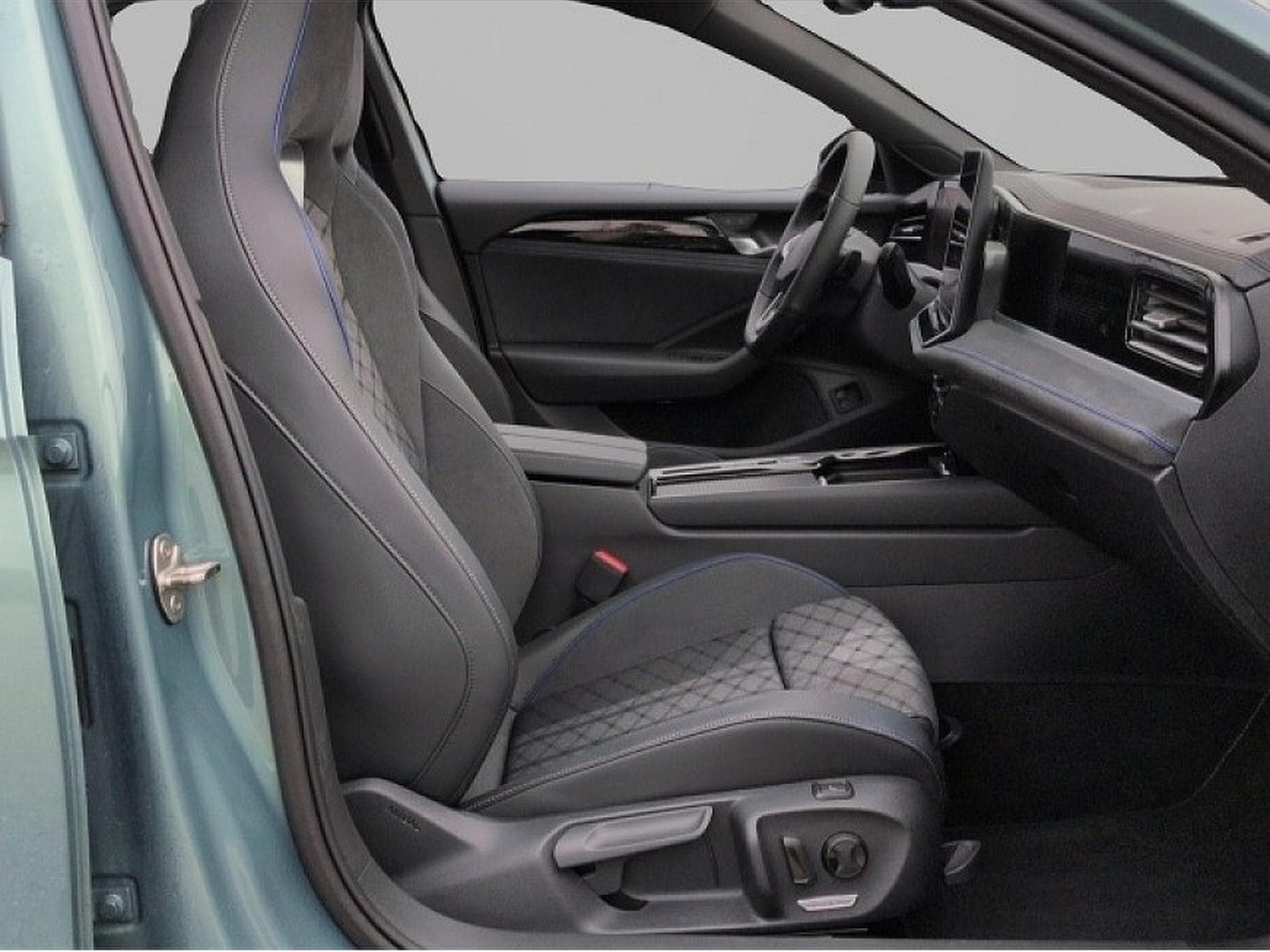 VW Passat (2025) - Photo 6