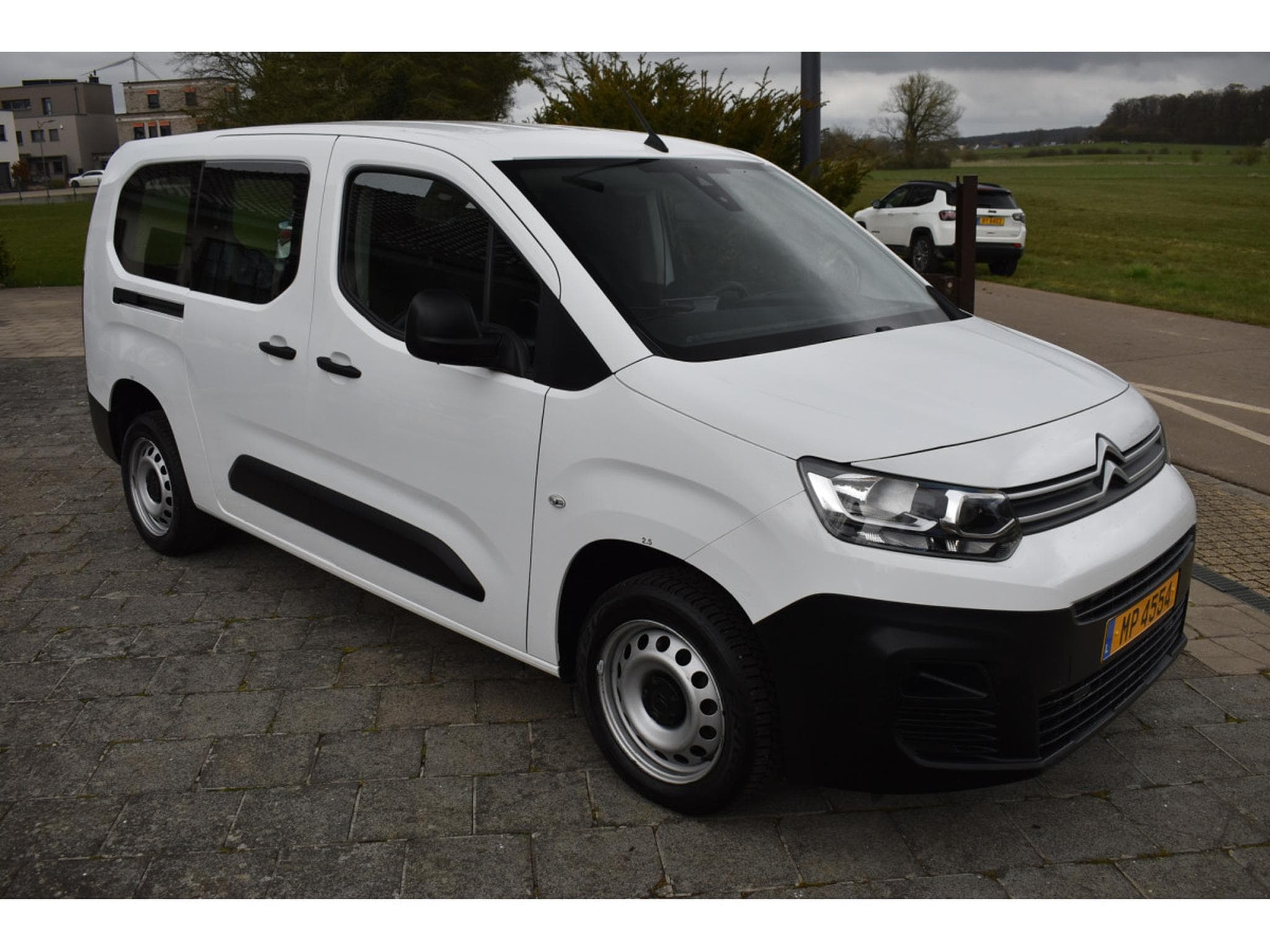 Citroën Berlingo Maxi 1,5 Blue HDi 100 3 Places très soigné (2021) - Photo 3