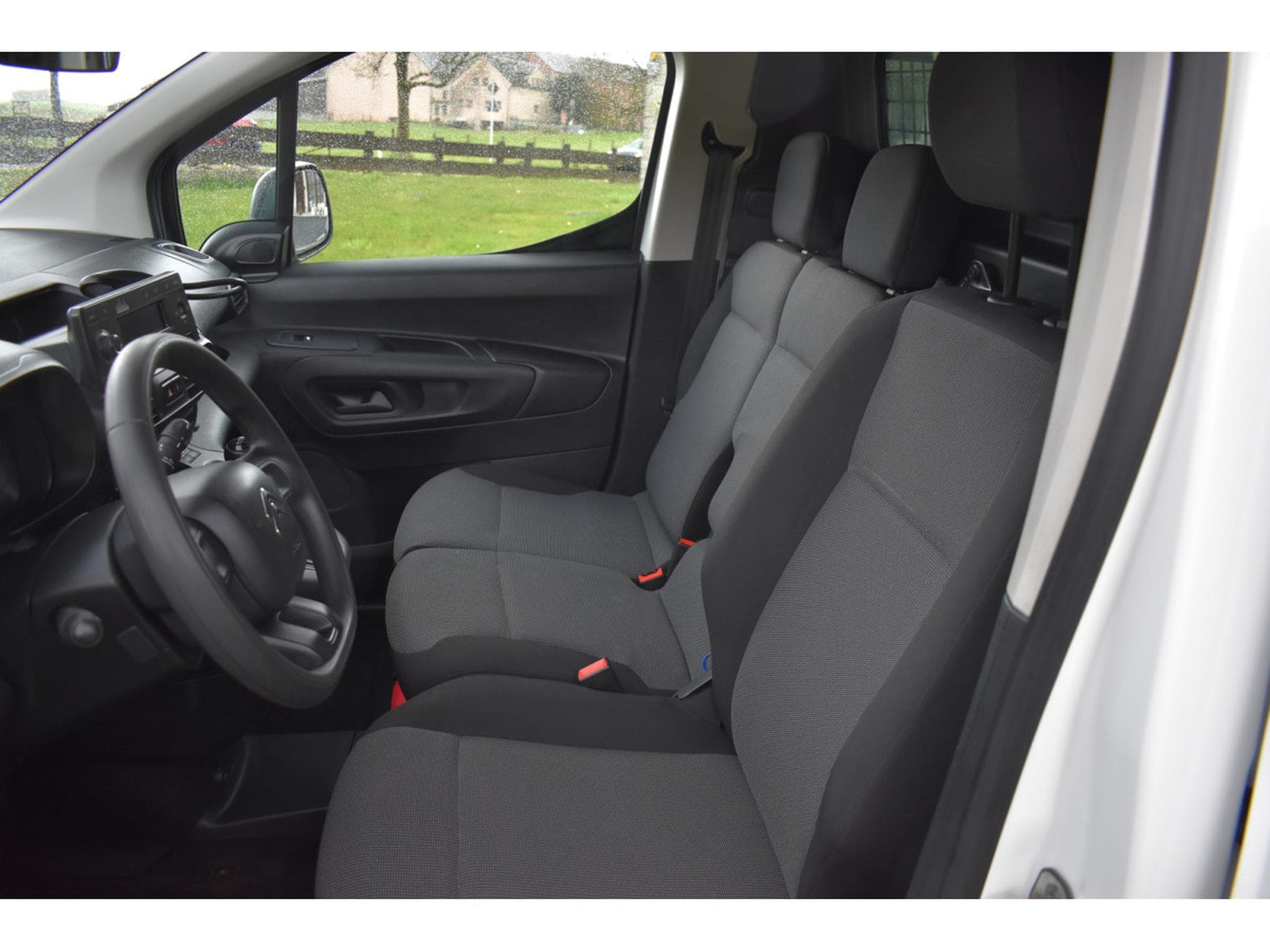 Citroën Berlingo Maxi 1,5 Blue HDi 100 3 Places très soigné (2021) - Photo 7