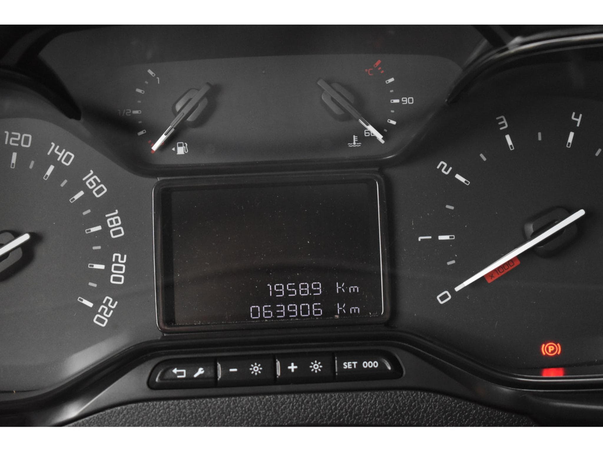 Citroën Berlingo Maxi 1,5 Blue HDi 100 3 Places très soigné (2021) - Photo 8