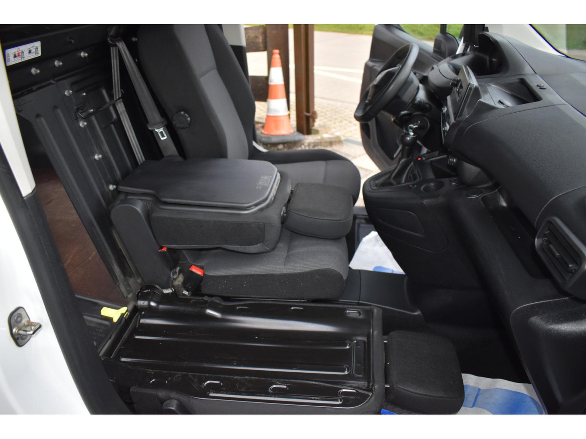 Citroën Berlingo 1,5 HDi Maxi 3 places très soignée (2026) - Photo 12